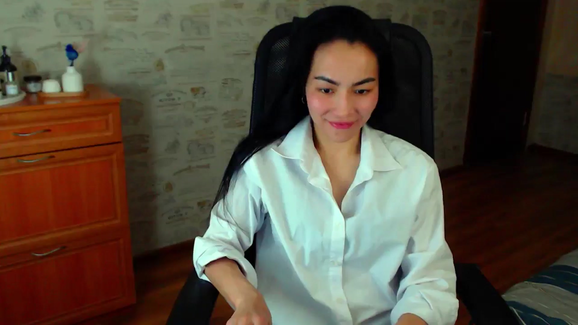 Gallery image thumbnail from TenderOrchid's myfreecams stream on, 04/20/2025, 24:32 image 11 of 20