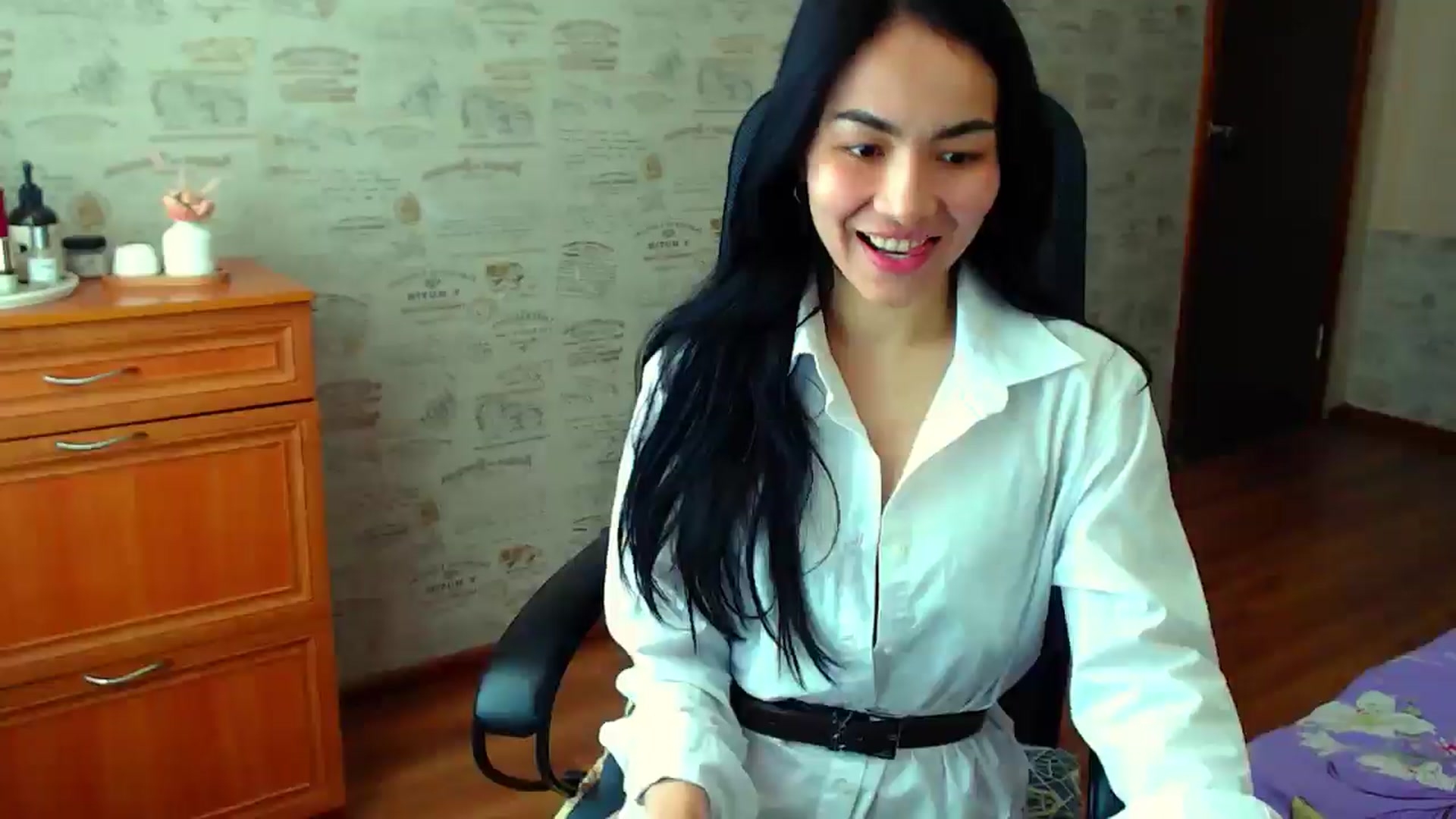 Gallery image thumbnail from TenderOrchid's myfreecams stream on, 05/04/2025, 09:56 image 13 of 20