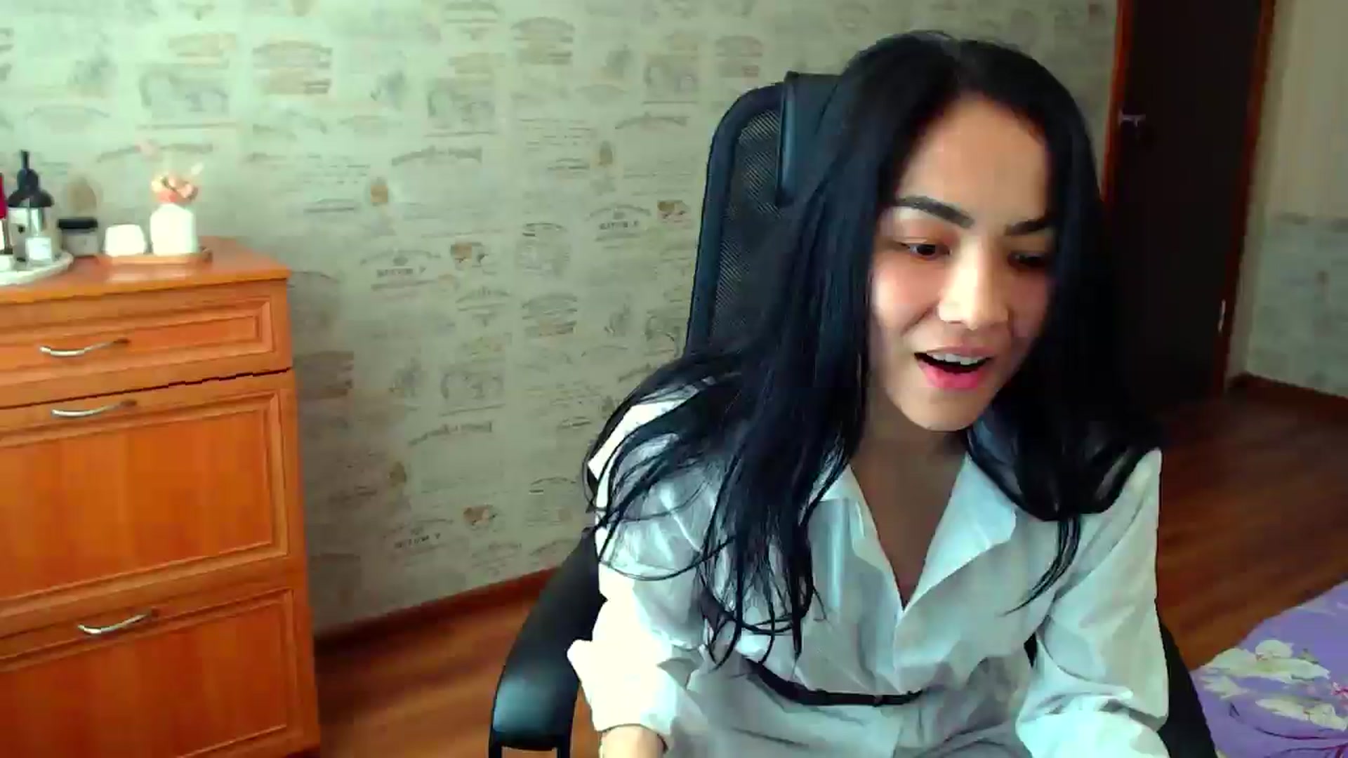 Gallery image thumbnail from TenderOrchid's myfreecams stream on, 05/04/2025, 09:56 image 15 of 20
