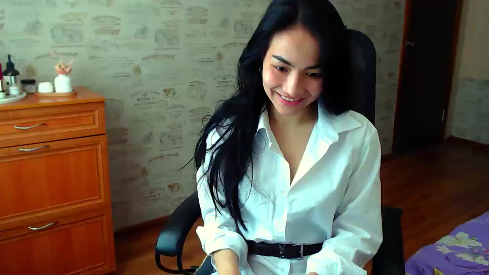 Gallery image thumbnail from TenderOrchid's myfreecams stream on, 05/04/2025, 09:56 image 12 of 20