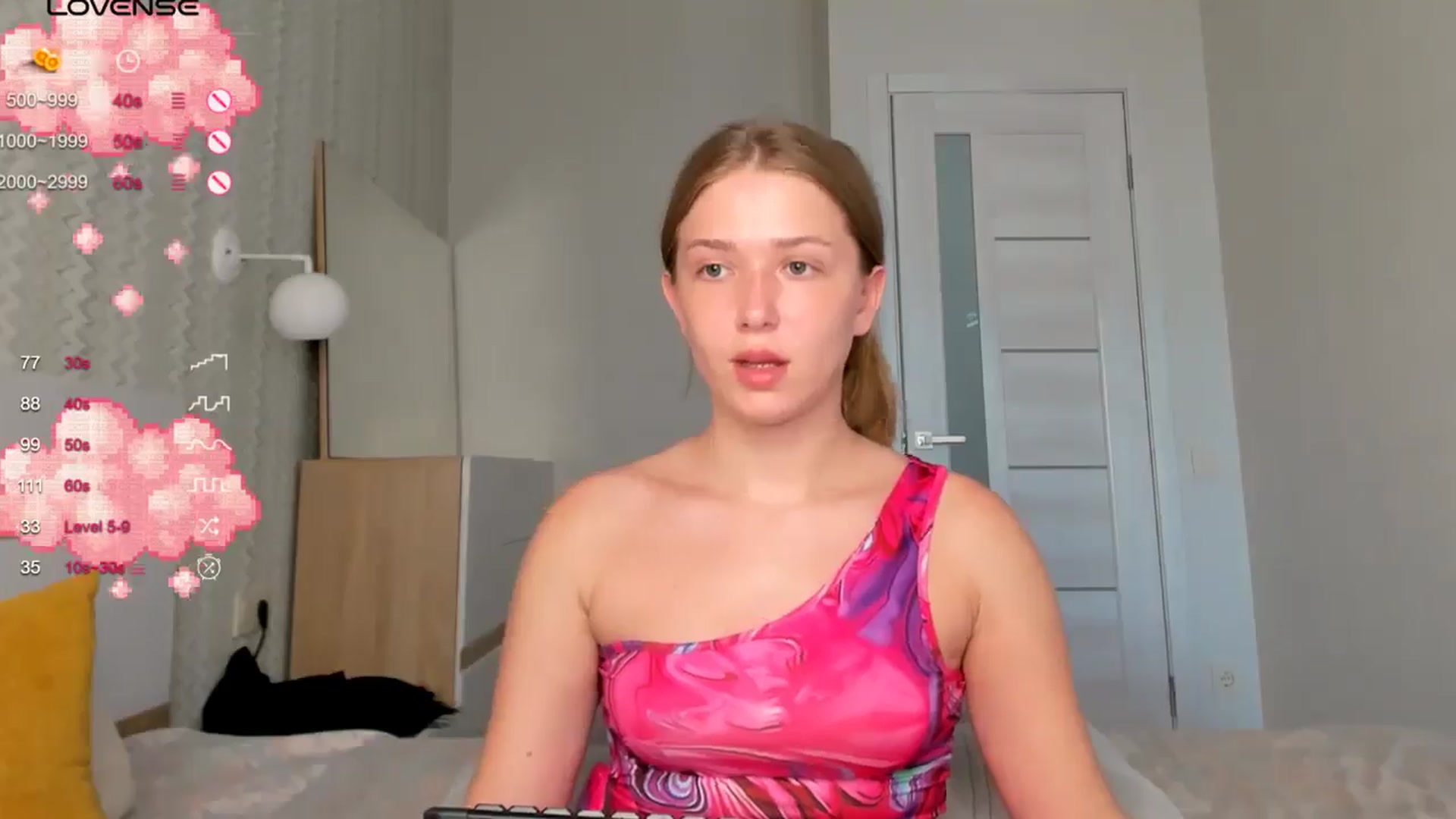 Gallery image thumbnail from TenderlyKate's myfreecams stream on, 07/17/2024, 08:01 image 12 of 20