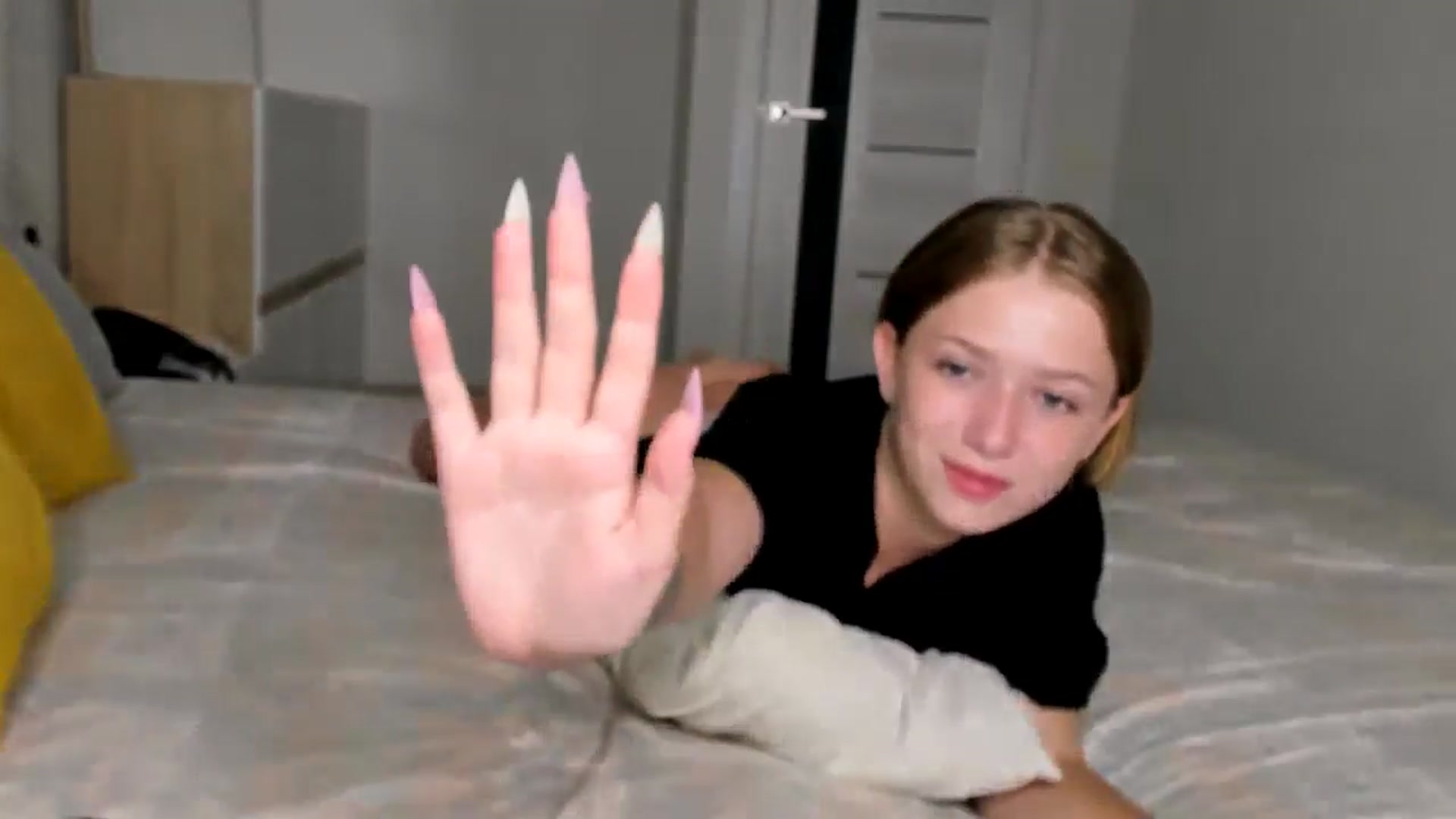 Gallery image thumbnail from TenderlyKate's myfreecams stream on, 07/25/2024, 24:01 image 17 of 20