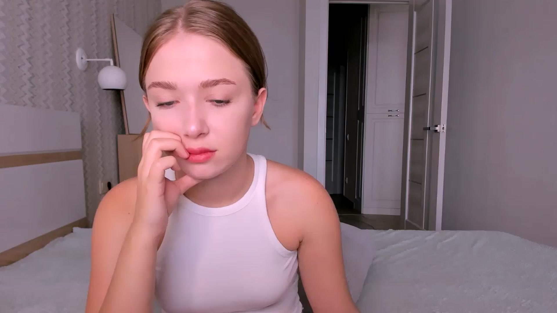 Gallery image thumbnail from TenderlyKate's myfreecams stream on, 08/31/2024, 13:03 image 10 of 20