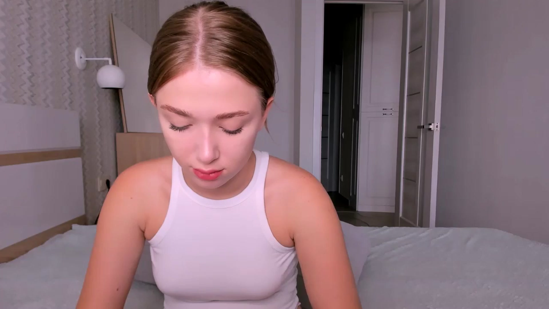 Gallery image thumbnail from TenderlyKate's myfreecams stream on, 08/31/2024, 13:03 image 12 of 20