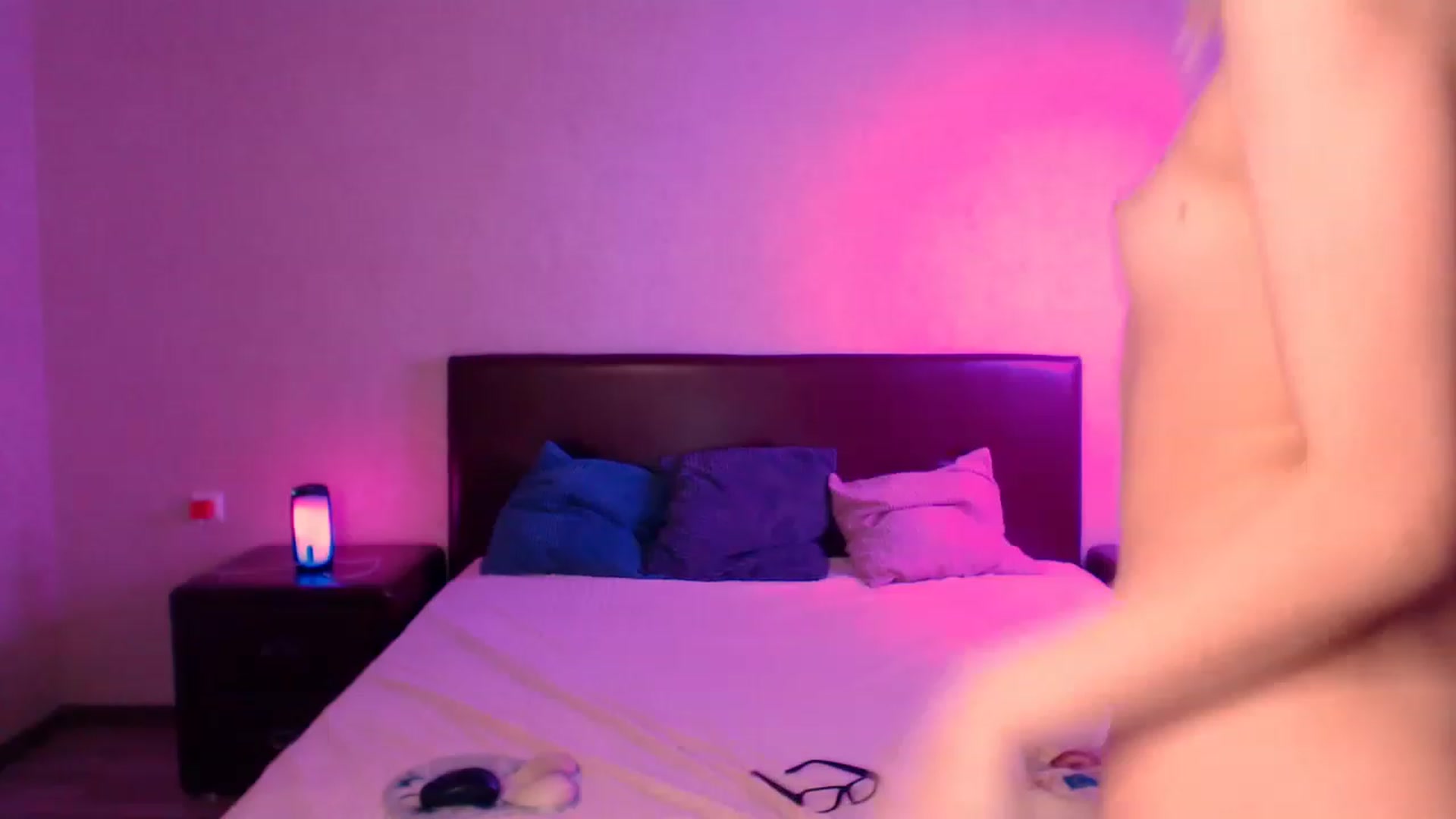 Gallery image thumbnail from TenderlyLolla's myfreecams stream on, 11/20/2022, 01:28 image 12 of 20