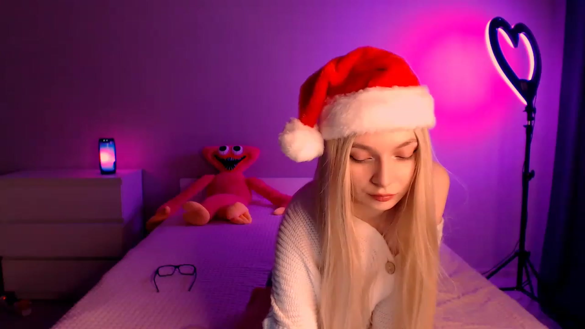 Gallery image thumbnail from TenderlyLolla's myfreecams stream on, 12/24/2022, 13:48 image 14 of 20