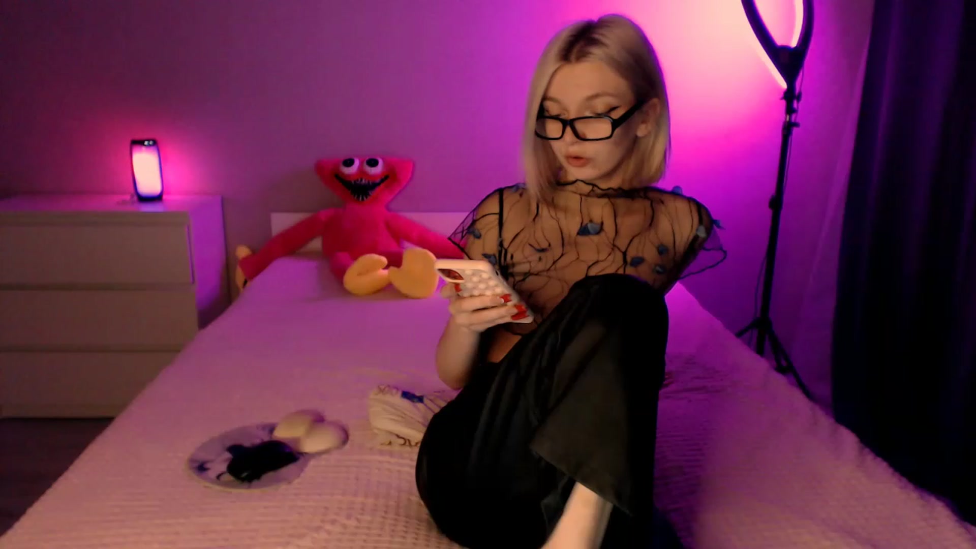 Gallery image thumbnail from TenderlyLolla's myfreecams stream on, 01/12/2023, 01:34 image 3 of 20