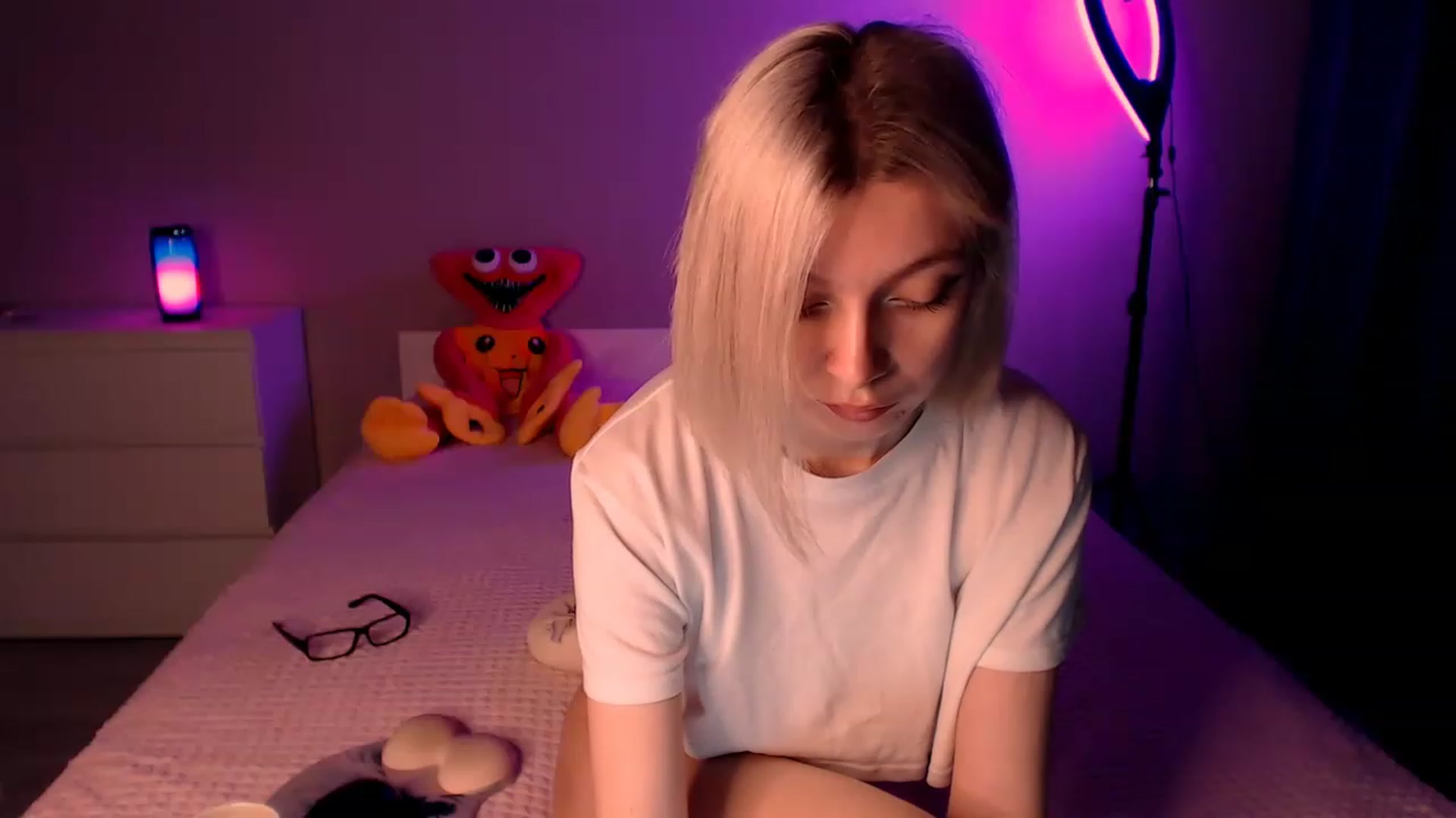 Gallery image thumbnail from TenderlyLolla's myfreecams stream on, 01/30/2023, 01:14 image 18 of 20