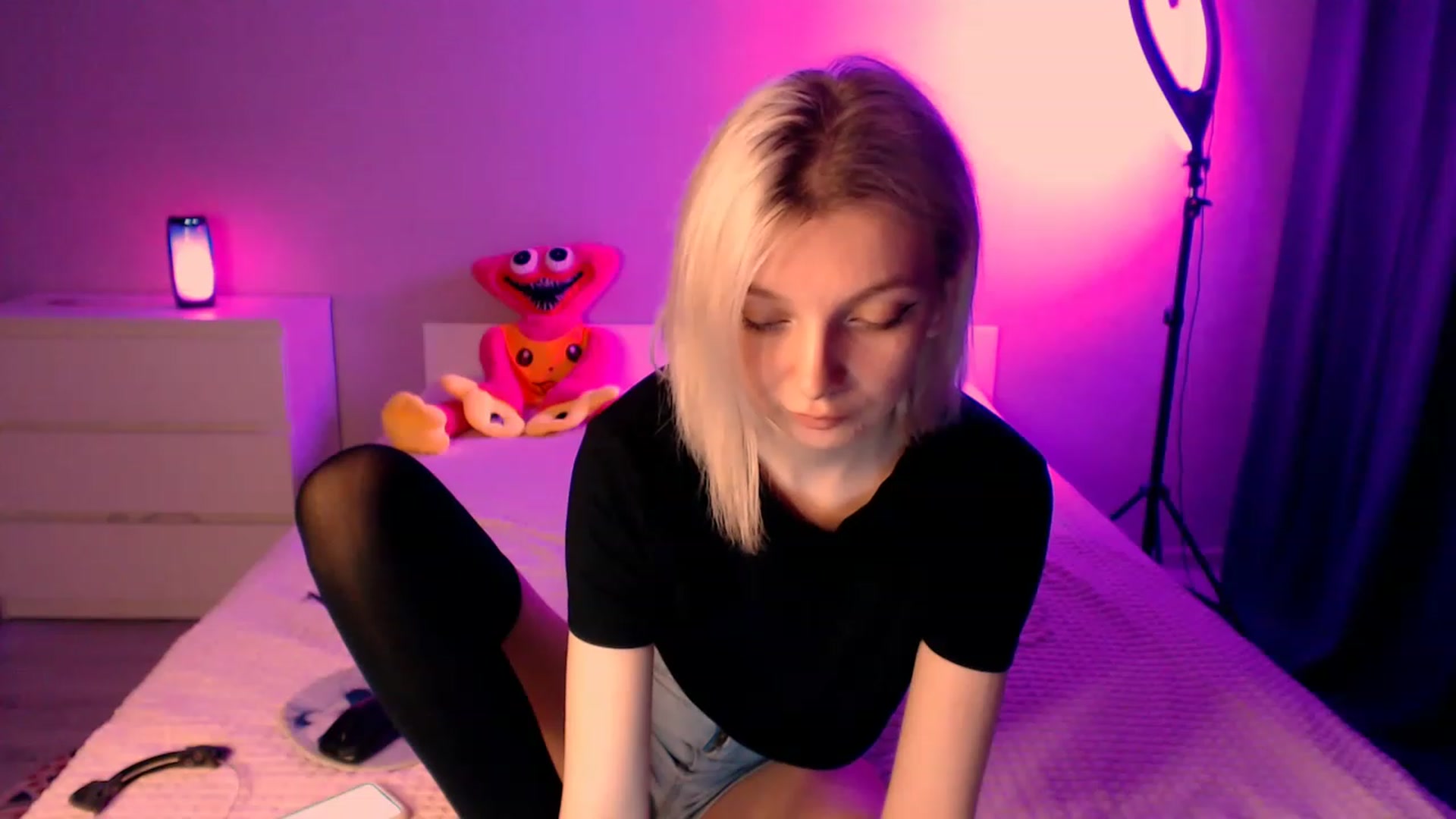 Gallery image thumbnail from TenderlyLolla's myfreecams stream on, 02/03/2023, 14:05 image 2 of 20