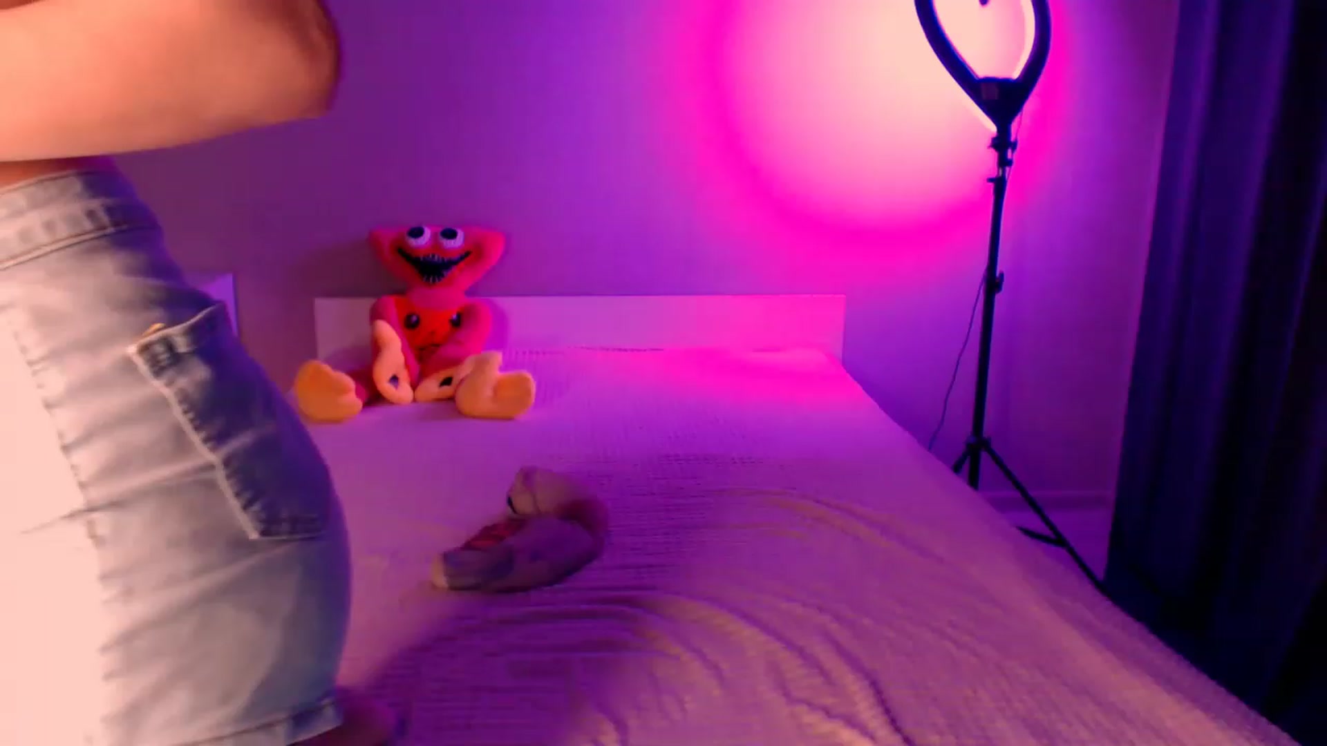 Gallery image thumbnail from TenderlyLolla's myfreecams stream on, 02/18/2023, 14:35 image 9 of 20