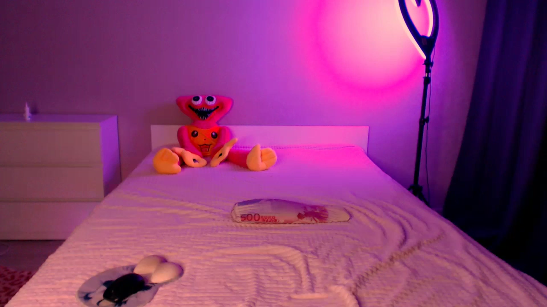 Gallery image thumbnail from TenderlyLolla's myfreecams stream on, 02/26/2023, 01:08 image 13 of 20