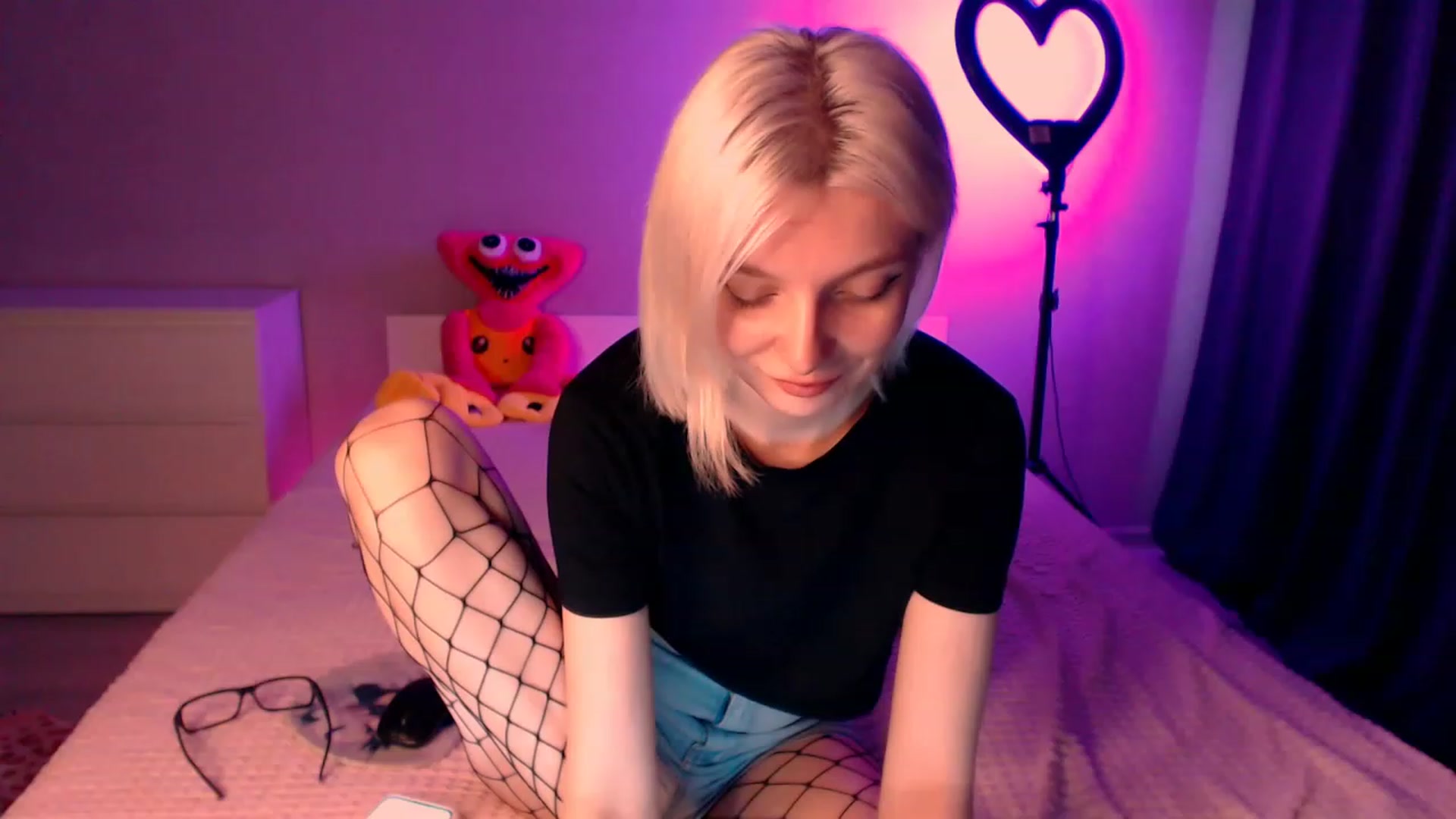Gallery image thumbnail from TenderlyLolla's myfreecams stream on, 03/08/2023, 02:13 image 14 of 20