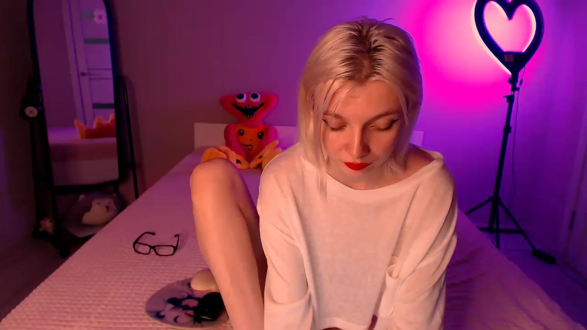 Gallery image thumbnail from TenderlyLolla's myfreecams stream on, 03/08/2023, 13:52 image 8 of 20