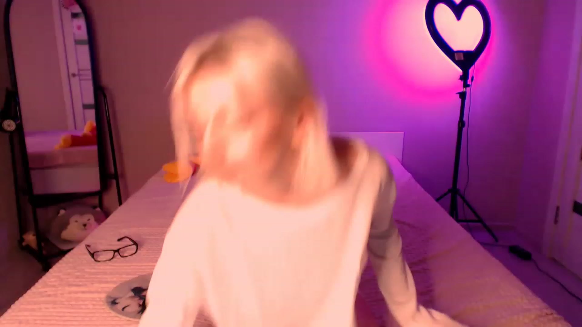 Gallery image thumbnail from TenderlyLolla's myfreecams stream on, 03/10/2023, 14:32 image 4 of 20
