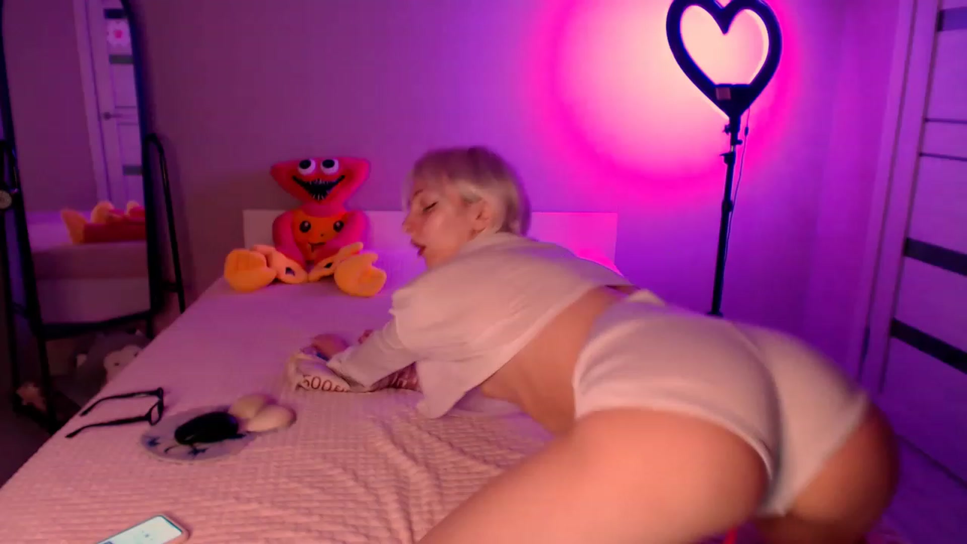 Gallery image thumbnail from TenderlyLolla's myfreecams stream on, 03/16/2023, 14:51 image 7 of 20