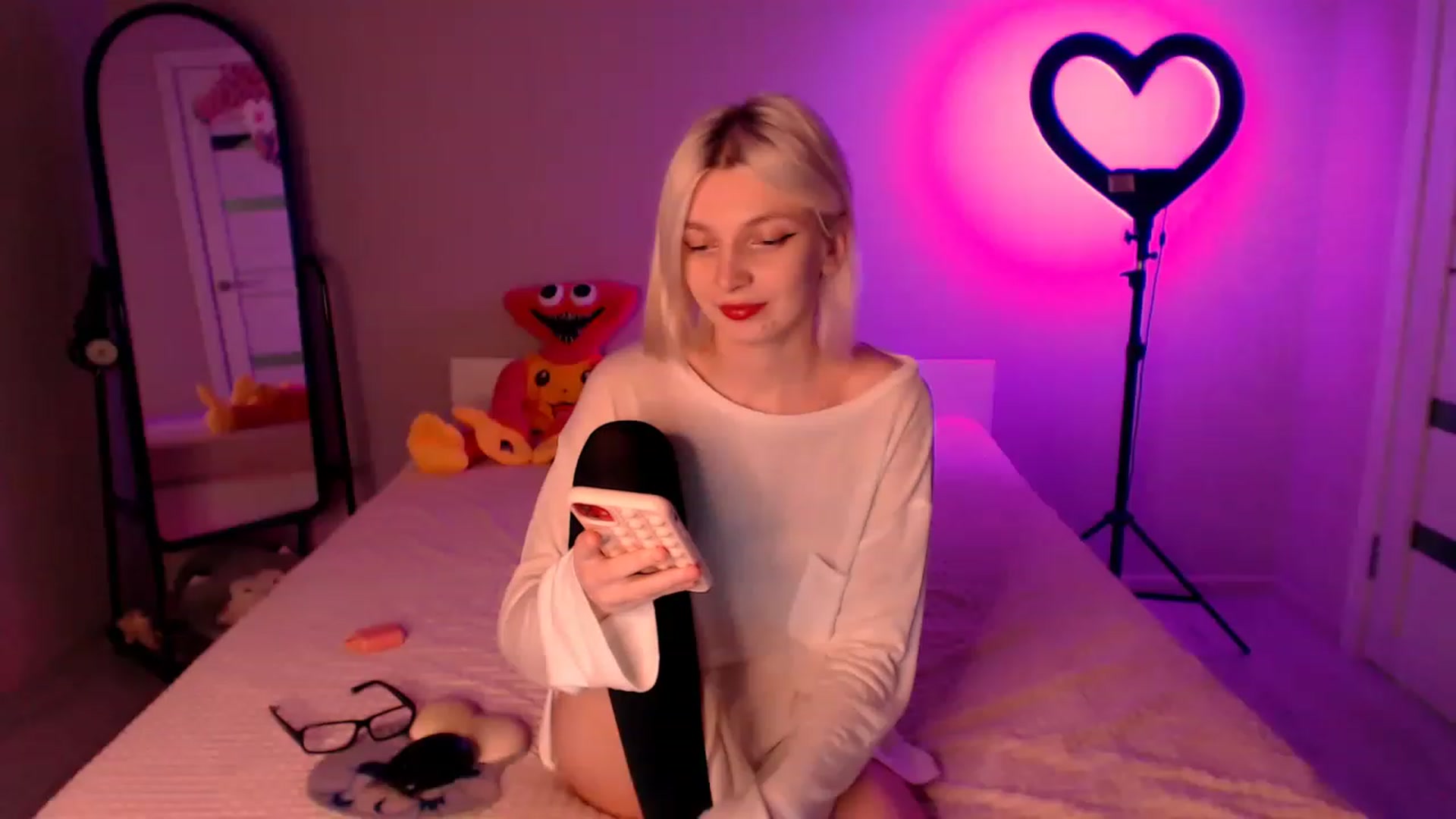 Gallery image thumbnail from TenderlyLolla's myfreecams stream on, 03/24/2023, 16:07 image 7 of 20