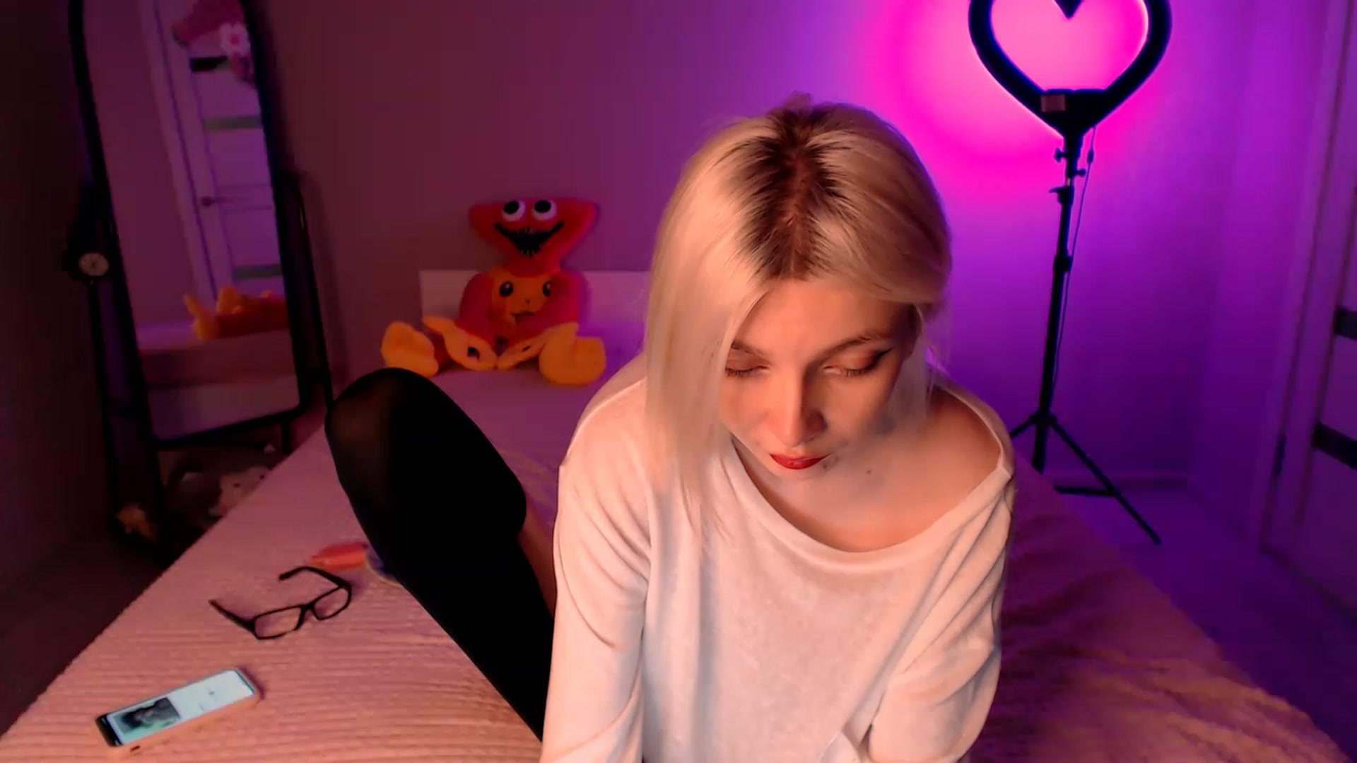 Gallery image thumbnail from TenderlyLolla's myfreecams stream on, 03/24/2023, 16:07 image 9 of 20