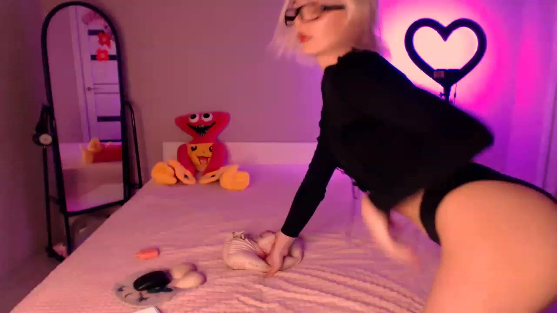 Gallery image thumbnail from TenderlyLolla's myfreecams stream on, 04/01/2023, 14:28 image 13 of 20