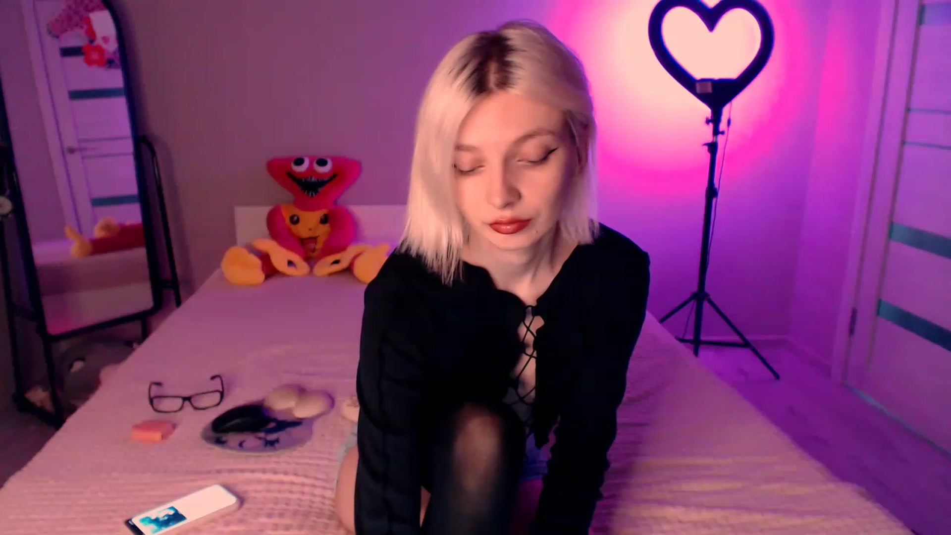 Gallery image thumbnail from TenderlyLolla's myfreecams stream on, 04/02/2023, 11:49 image 18 of 20
