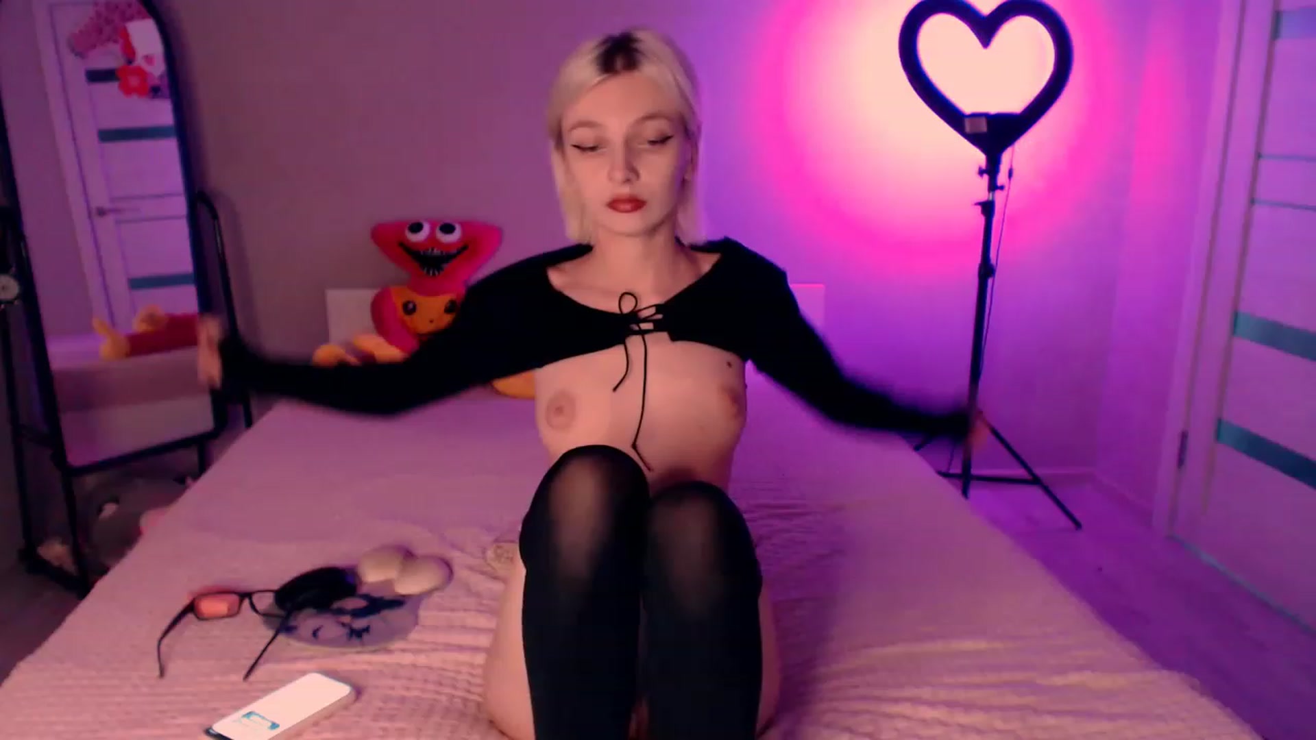 Gallery image thumbnail from TenderlyLolla's myfreecams stream on, 04/02/2023, 11:49 image 8 of 20