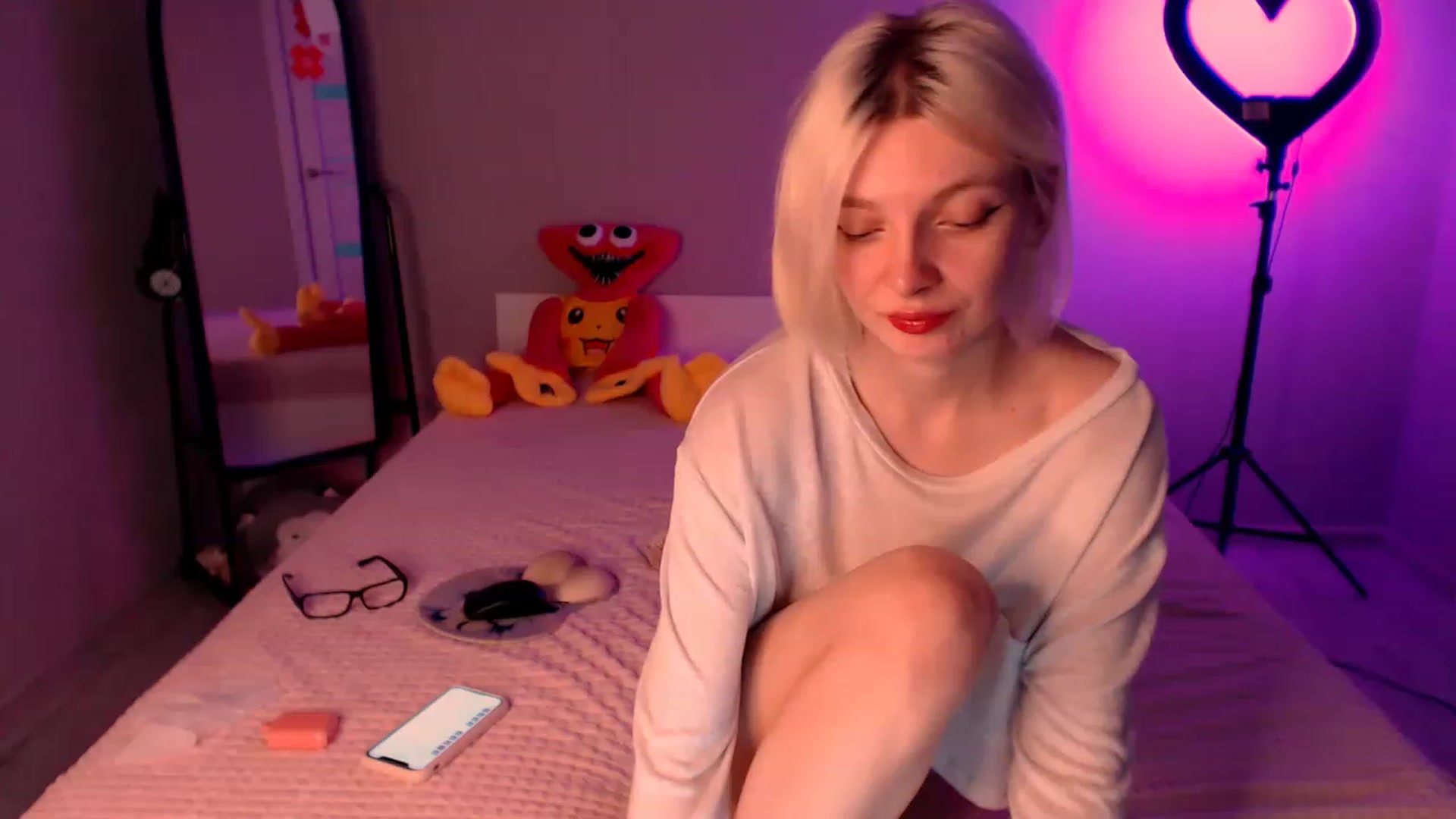 Gallery image thumbnail from TenderlyLolla's myfreecams stream on, 04/03/2023, 02:31 image 15 of 20