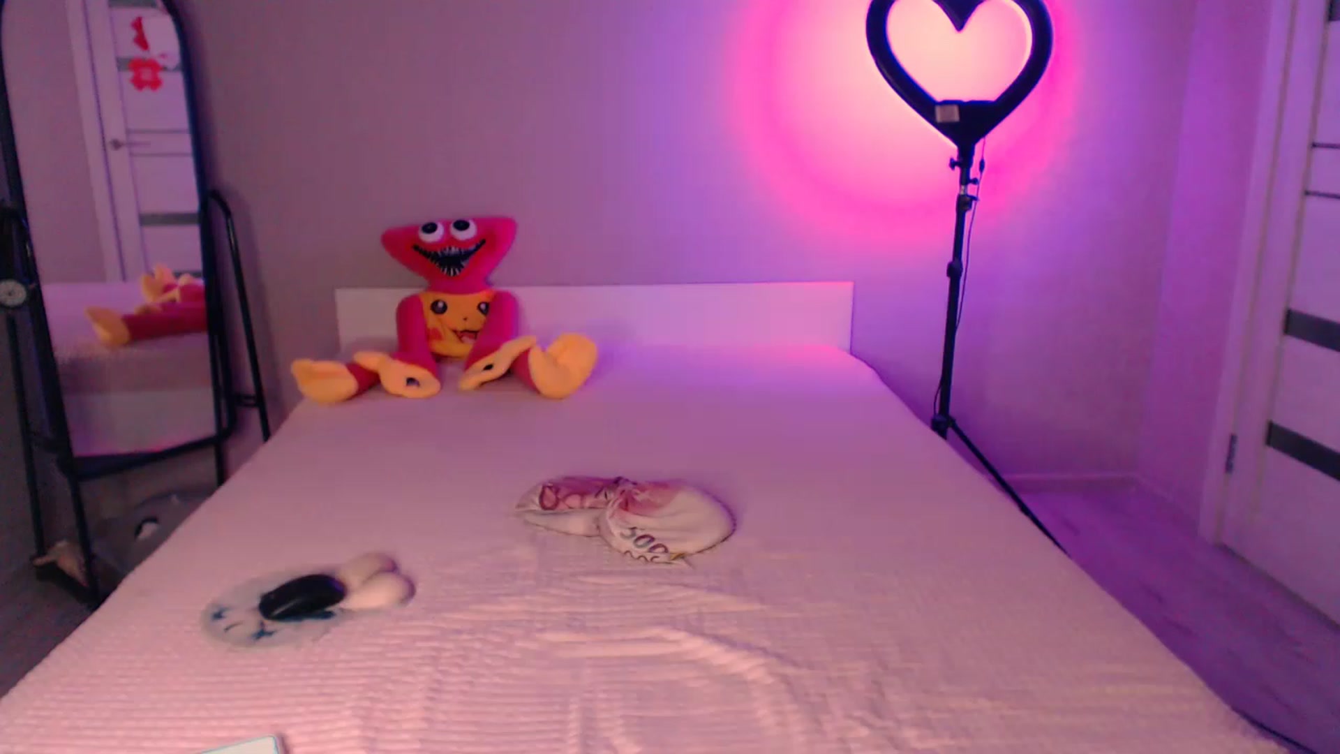 Gallery image thumbnail from TenderlyLolla's myfreecams stream on, 04/27/2023, 16:03 image 14 of 20