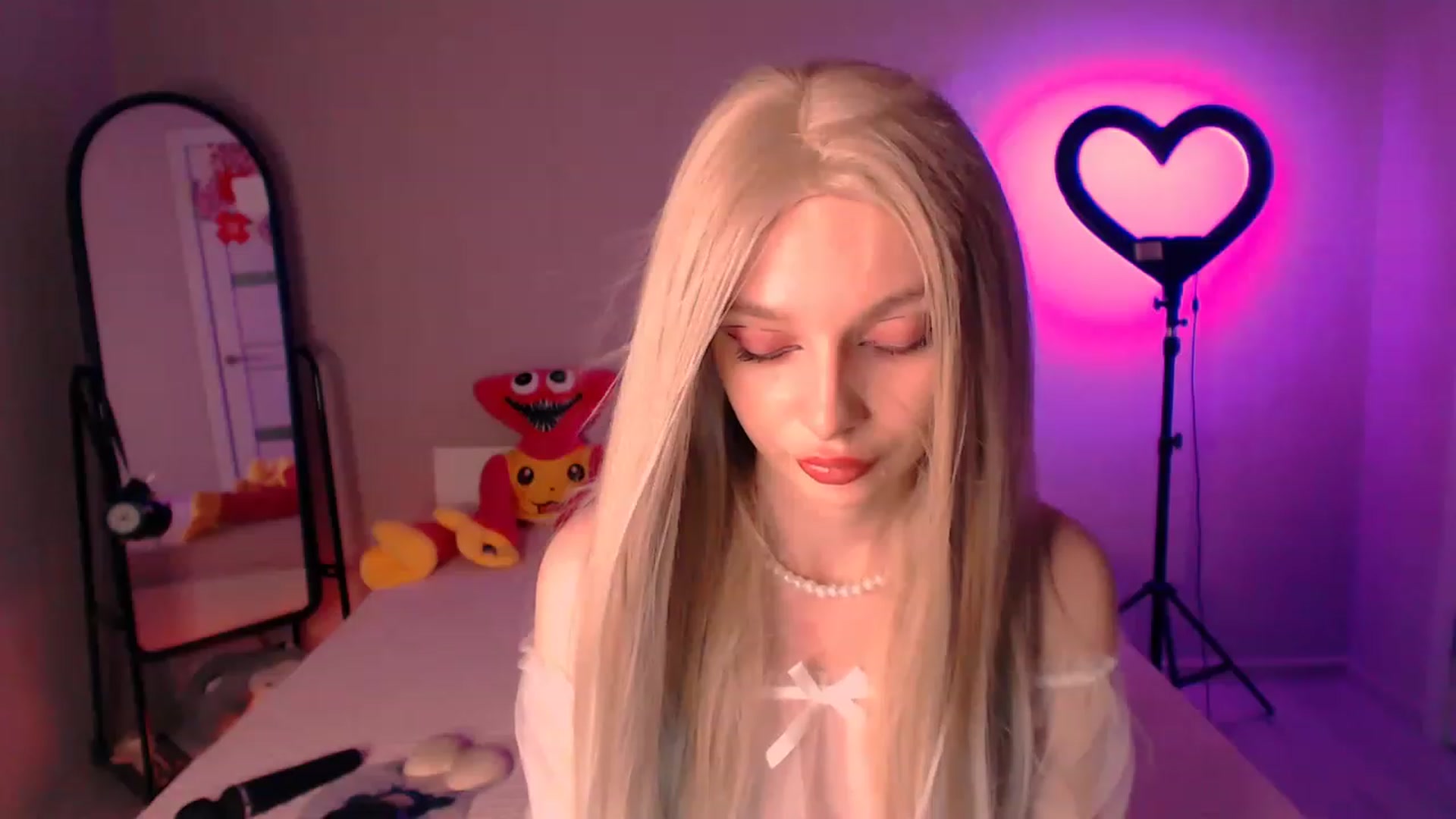 Gallery image thumbnail from TenderlyLolla's myfreecams stream on, 06/17/2023, 16:29 image 11 of 20