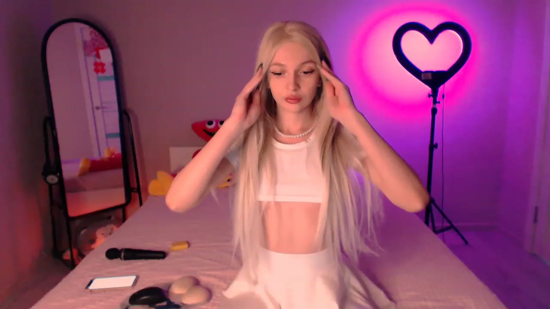 Gallery image thumbnail from TenderlyLolla's myfreecams stream on, 06/24/2023, 03:40 image 7 of 20