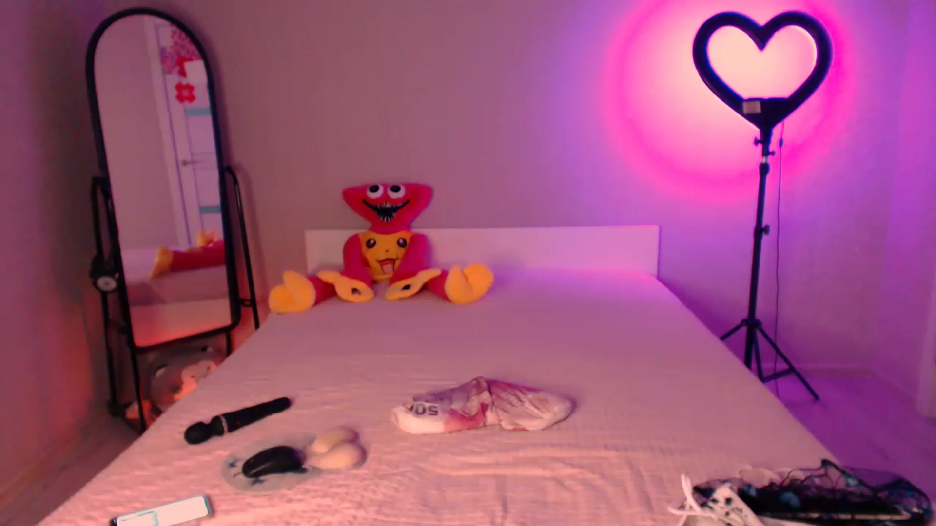 Gallery image thumbnail from TenderlyLolla's myfreecams stream on, 06/24/2023, 03:40 image 20 of 20