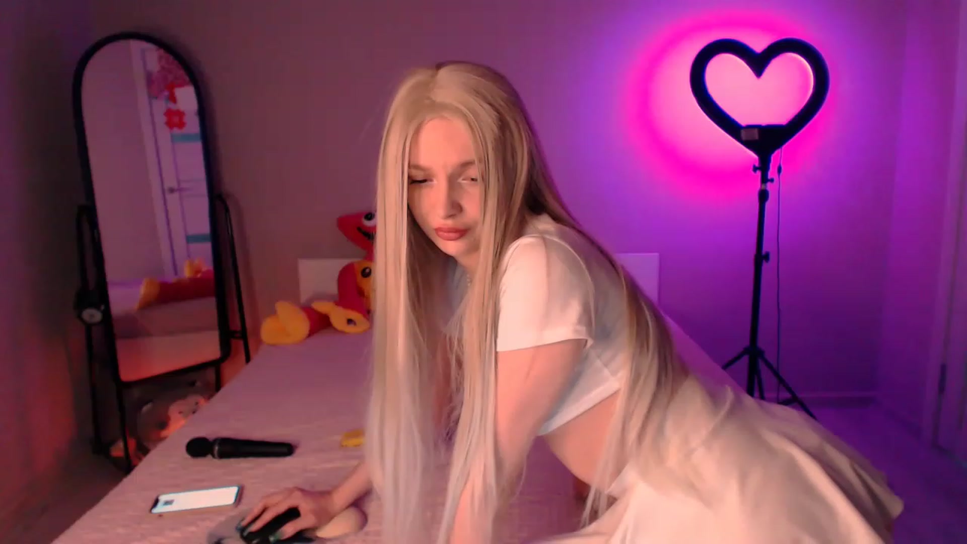 Gallery image thumbnail from TenderlyLolla's myfreecams stream on, 06/24/2023, 03:40 image 4 of 20