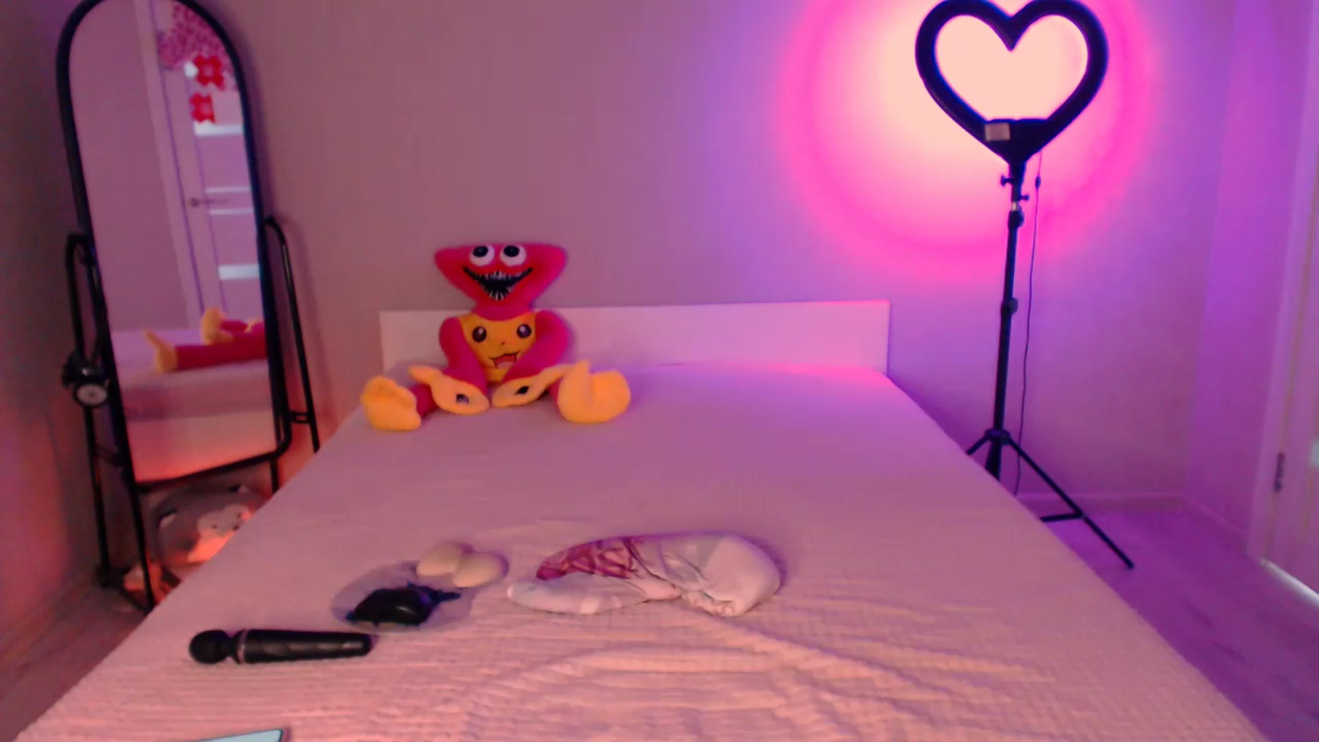 Gallery image thumbnail from TenderlyLolla's myfreecams stream on, 06/30/2023, 04:04 image 11 of 20
