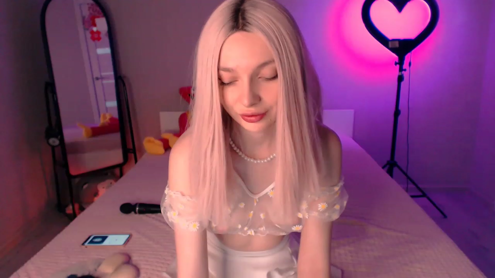 Gallery image thumbnail from TenderlyLolla's myfreecams stream on, 07/03/2023, 03:57 image 5 of 20