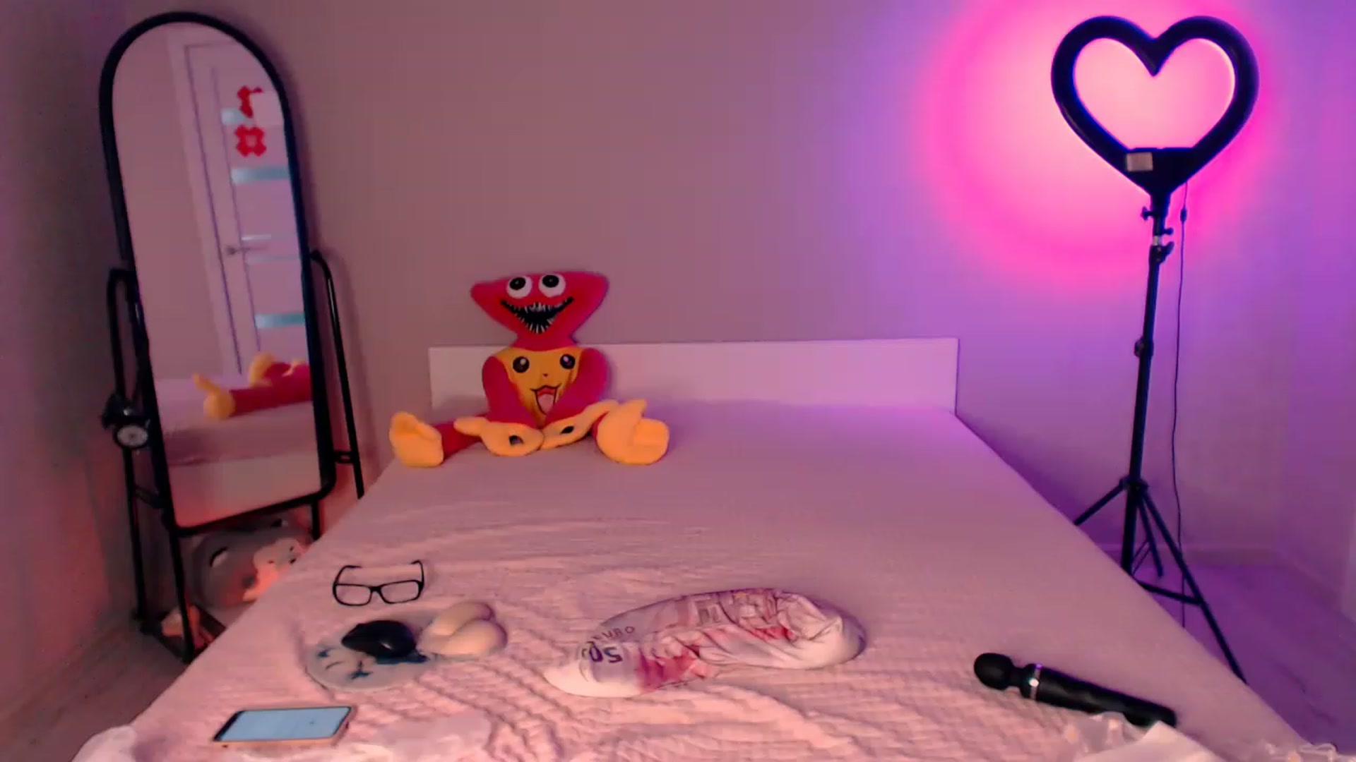 Gallery image thumbnail from TenderlyLolla's myfreecams stream on, 07/07/2023, 04:31 image 15 of 20