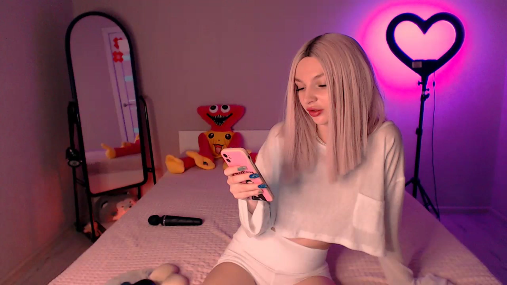 Gallery image thumbnail from TenderlyLolla's myfreecams stream on, 07/09/2023, 02:33 image 18 of 20