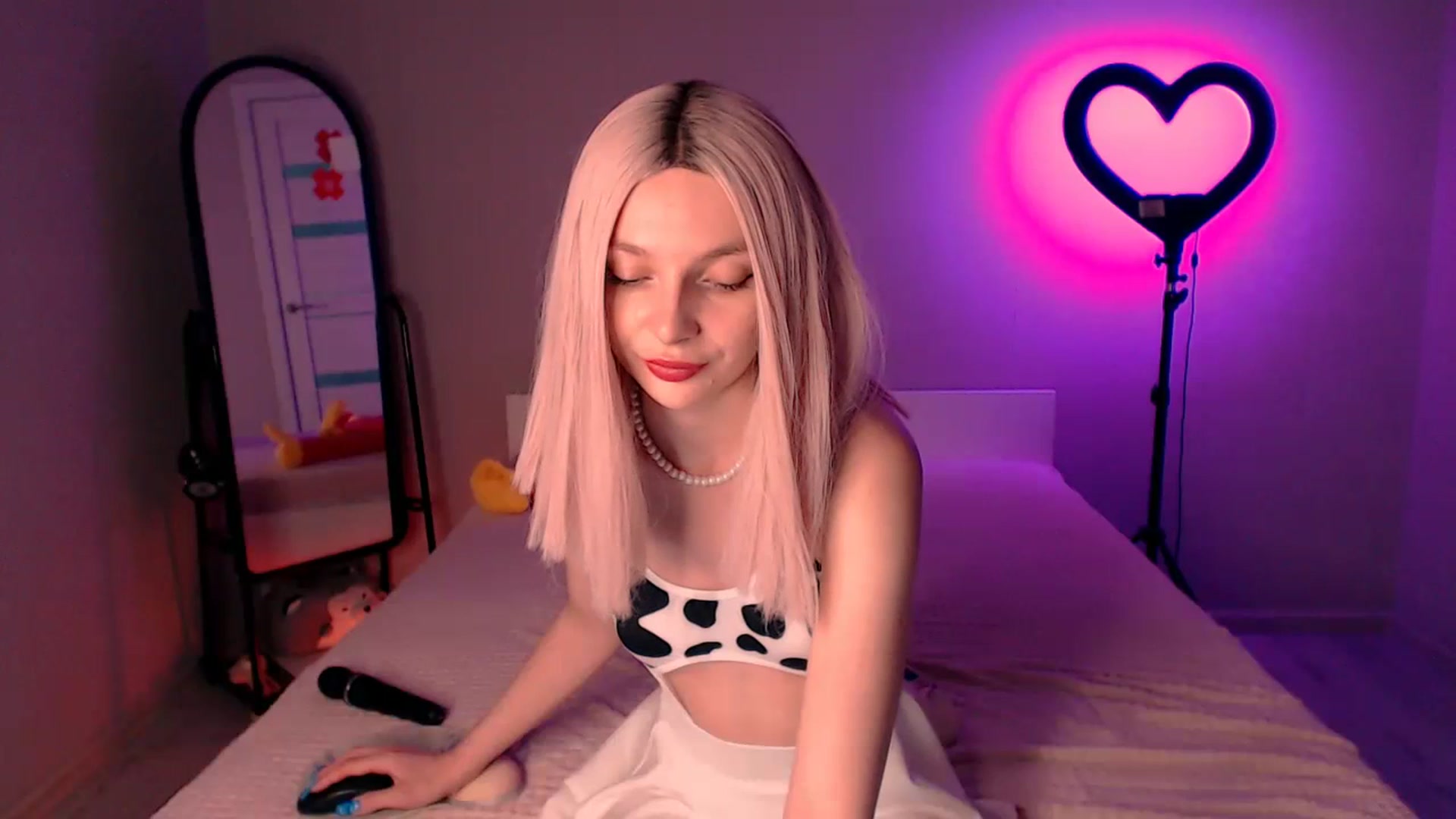 Gallery image thumbnail from TenderlyLolla's myfreecams stream on, 07/12/2023, 04:02 image 15 of 20