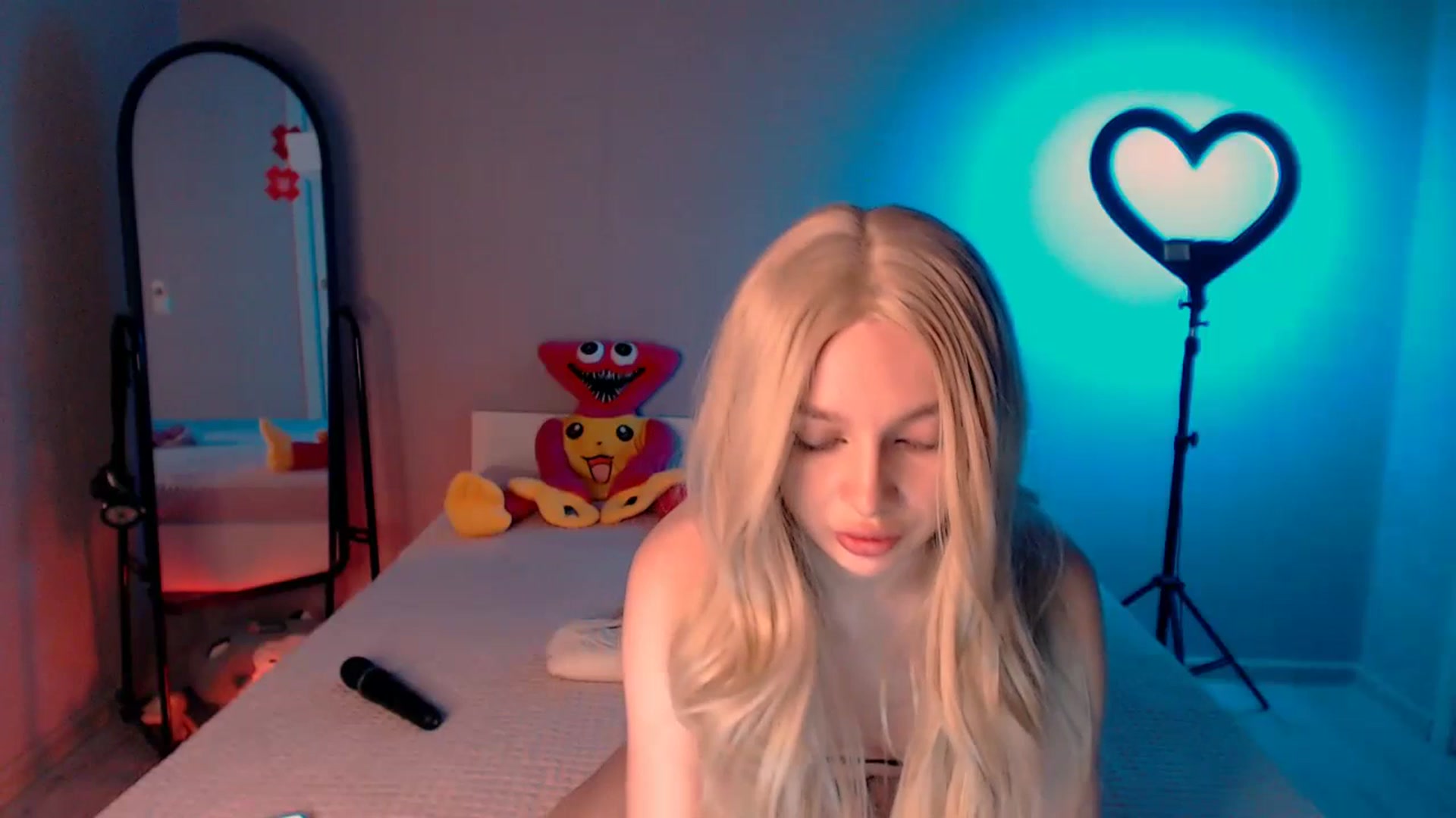 Gallery image thumbnail from TenderlyLolla's myfreecams stream on, 07/16/2023, 15:12 image 15 of 20