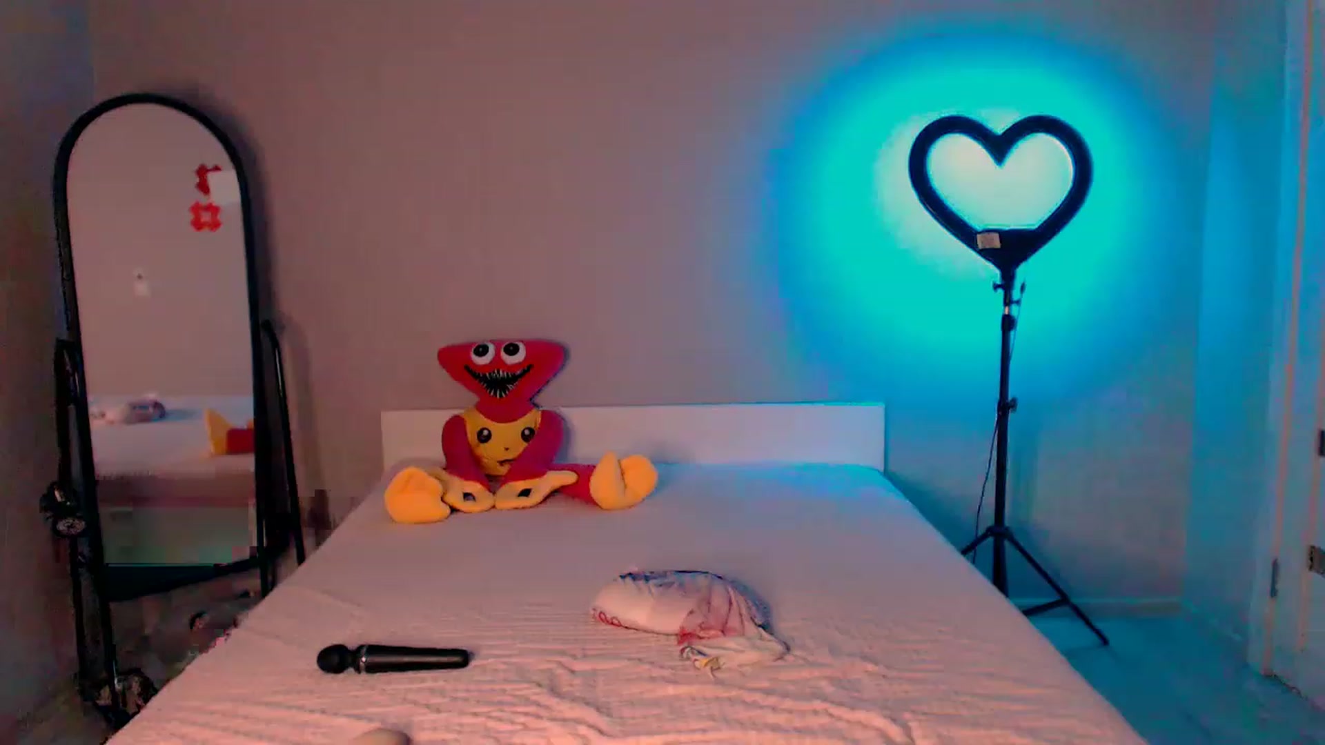 Gallery image thumbnail from TenderlyLolla's myfreecams stream on, 08/01/2023, 15:36 image 1 of 20