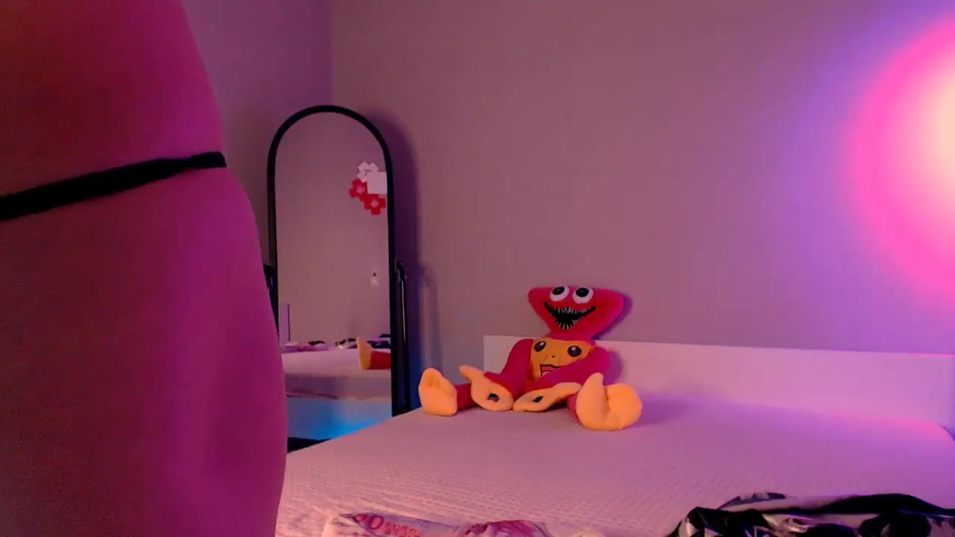 Gallery image thumbnail from TenderlyLolla's myfreecams stream on, 08/18/2023, 03:46 image 13 of 20
