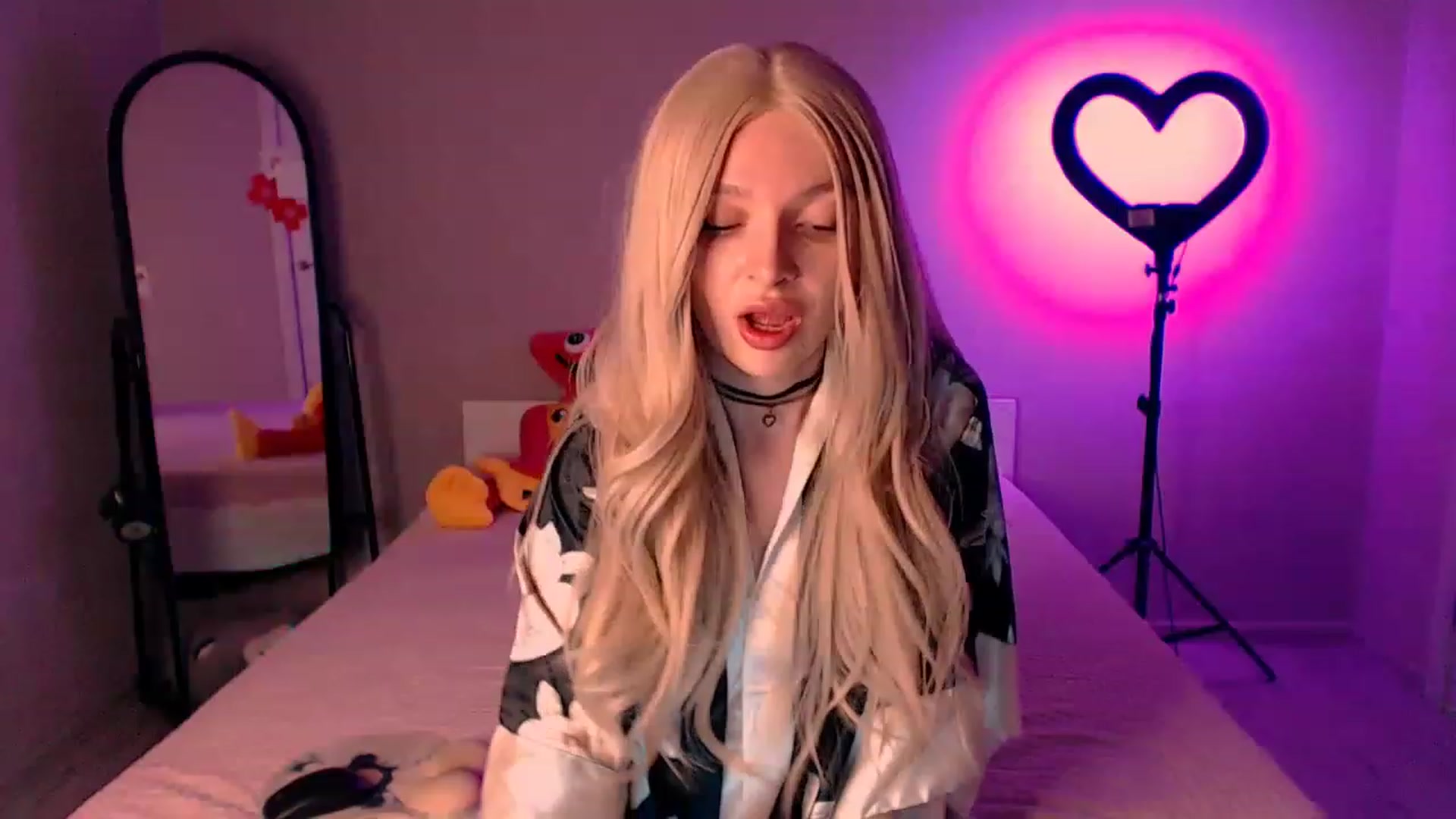 Gallery image thumbnail from TenderlyLolla's myfreecams stream on, 08/18/2023, 04:42 image 18 of 20