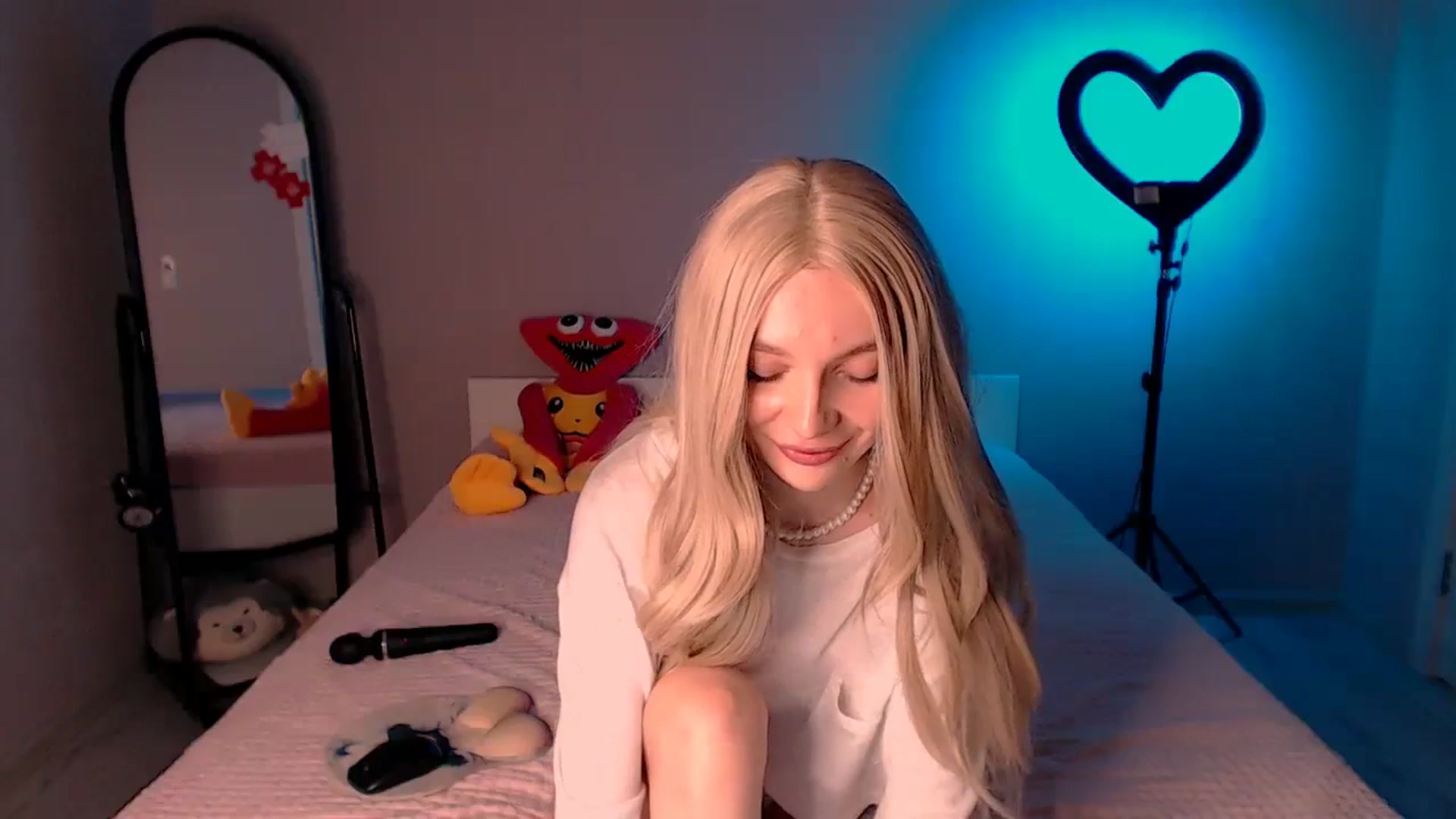 Gallery image thumbnail from TenderlyLolla's myfreecams stream on, 09/14/2023, 16:09 image 10 of 20
