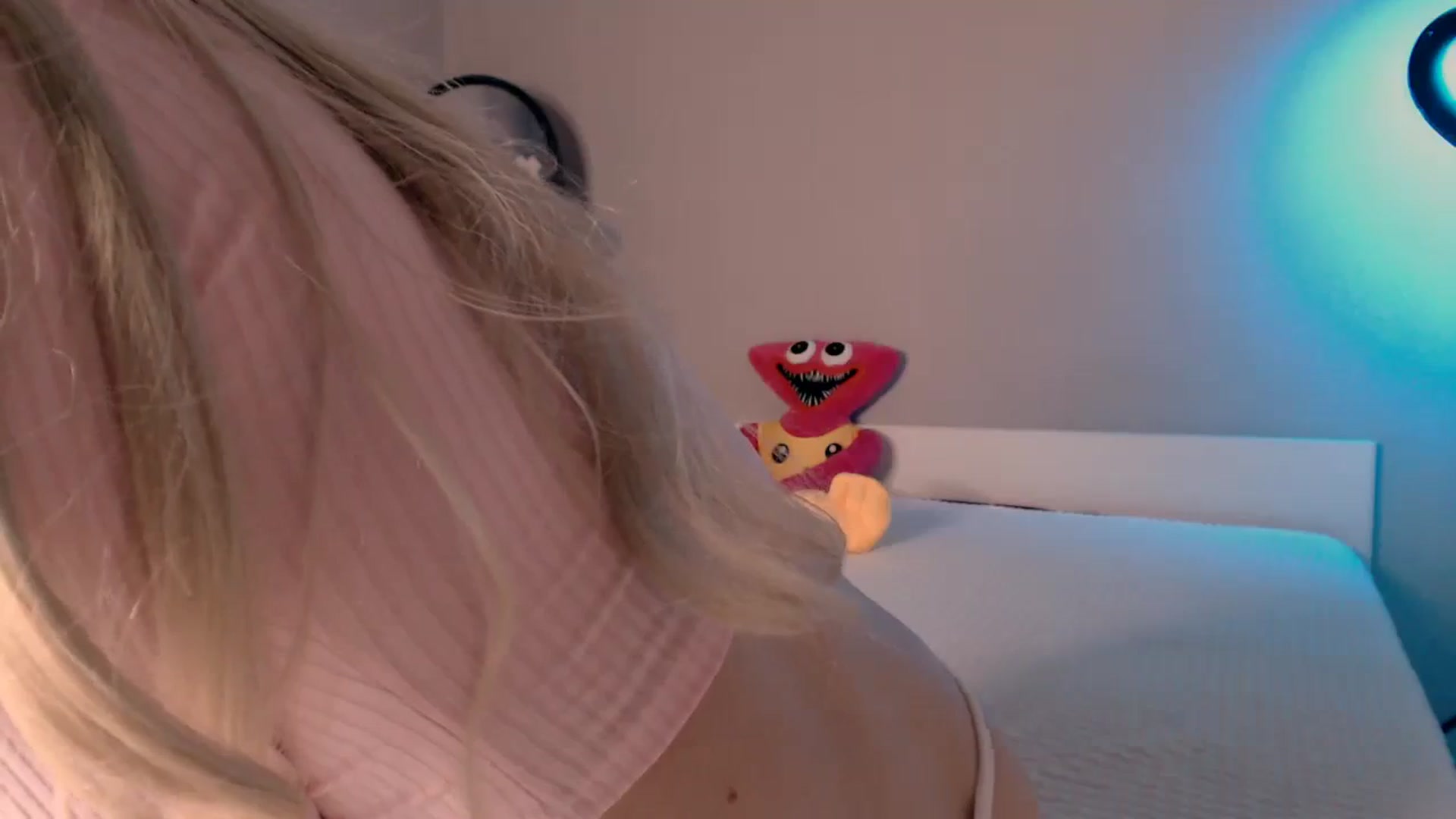 Gallery image thumbnail from TenderlyLolla's myfreecams stream on, 01/05/2024, 16:04 image 15 of 20