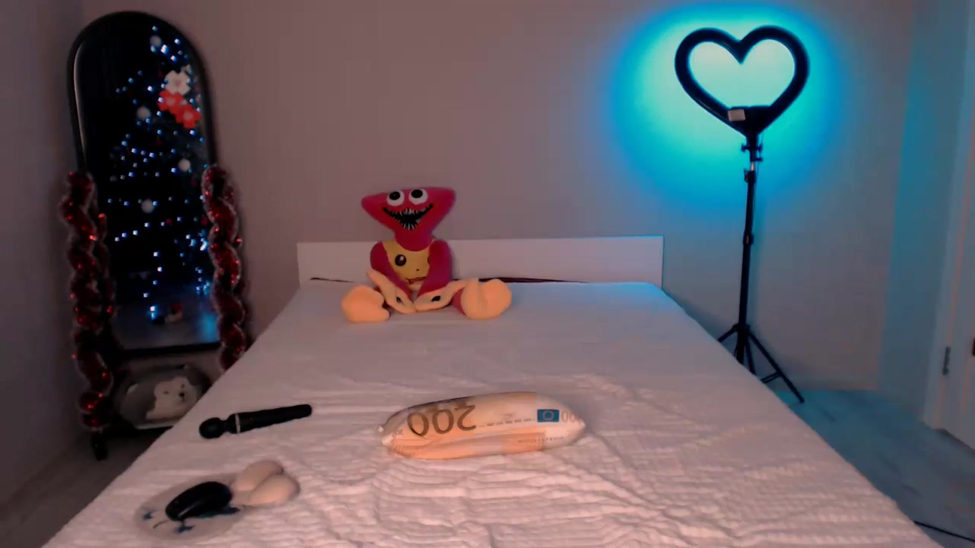 Gallery image thumbnail from TenderlyLolla's myfreecams stream on, 01/08/2024, 15:57 image 2 of 20