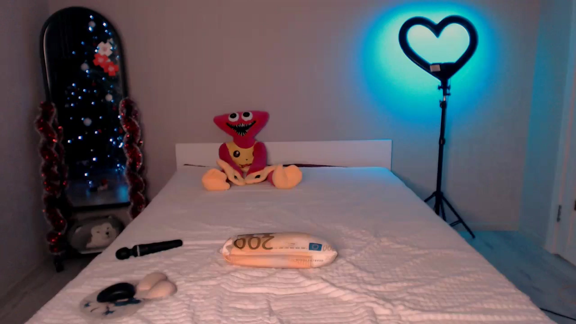 Gallery image thumbnail from TenderlyLolla's myfreecams stream on, 01/08/2024, 15:57 image 7 of 20