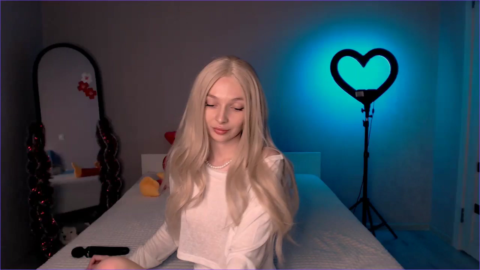 Gallery image thumbnail from TenderlyLolla's myfreecams stream on, 02/07/2024, 15:31 image 19 of 20