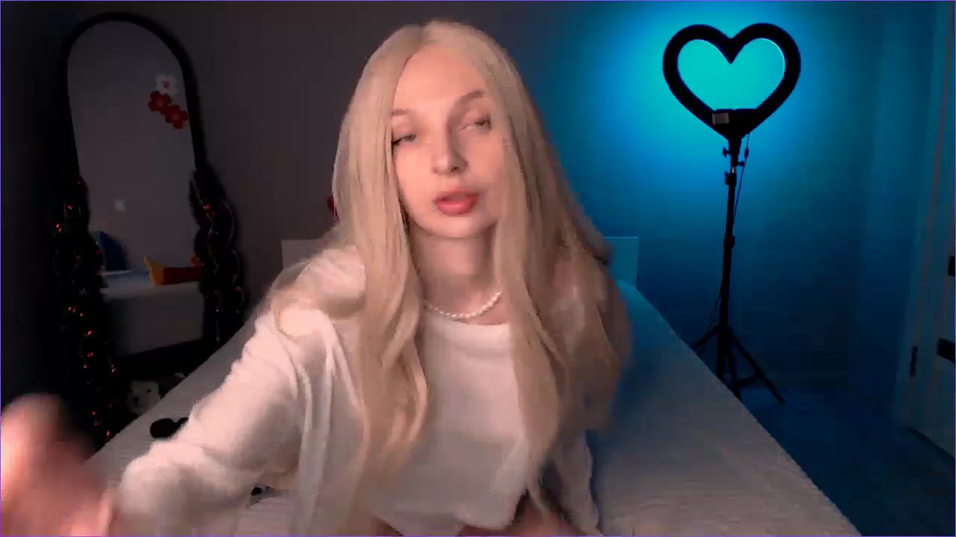 Gallery image thumbnail from TenderlyLolla's myfreecams stream on, 02/07/2024, 15:31 image 6 of 20