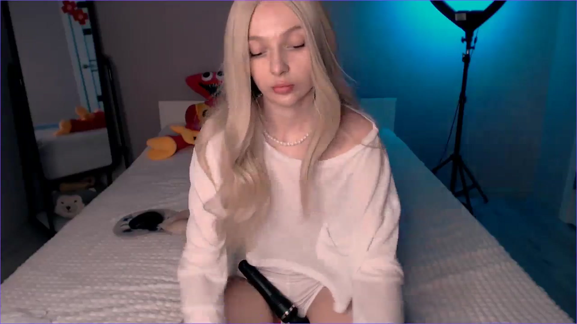 Gallery image thumbnail from TenderlyLolla's myfreecams stream on, 02/18/2024, 11:06 image 4 of 20