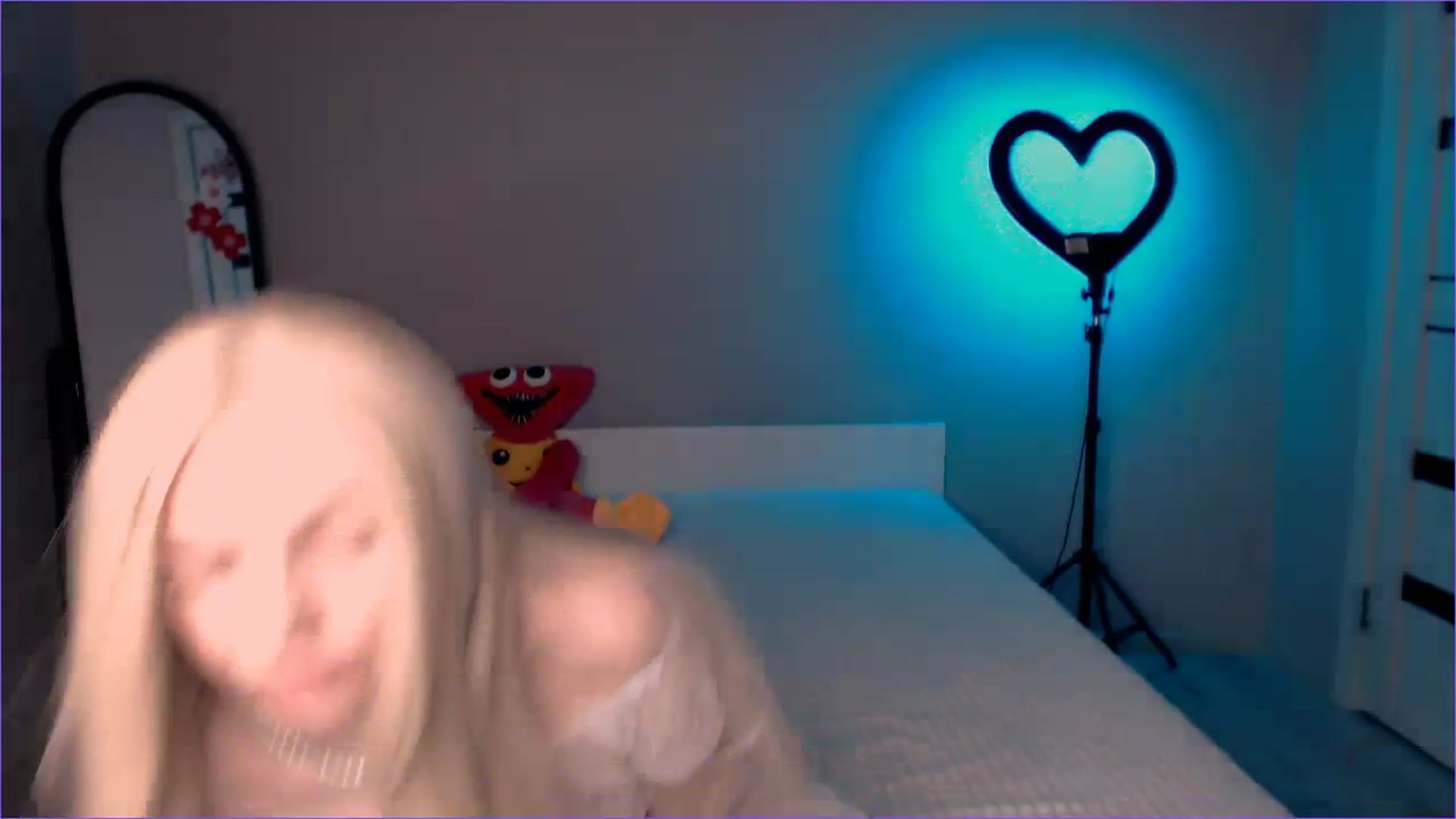 Gallery image thumbnail from TenderlyLolla's myfreecams stream on, 02/19/2024, 11:42 image 19 of 20