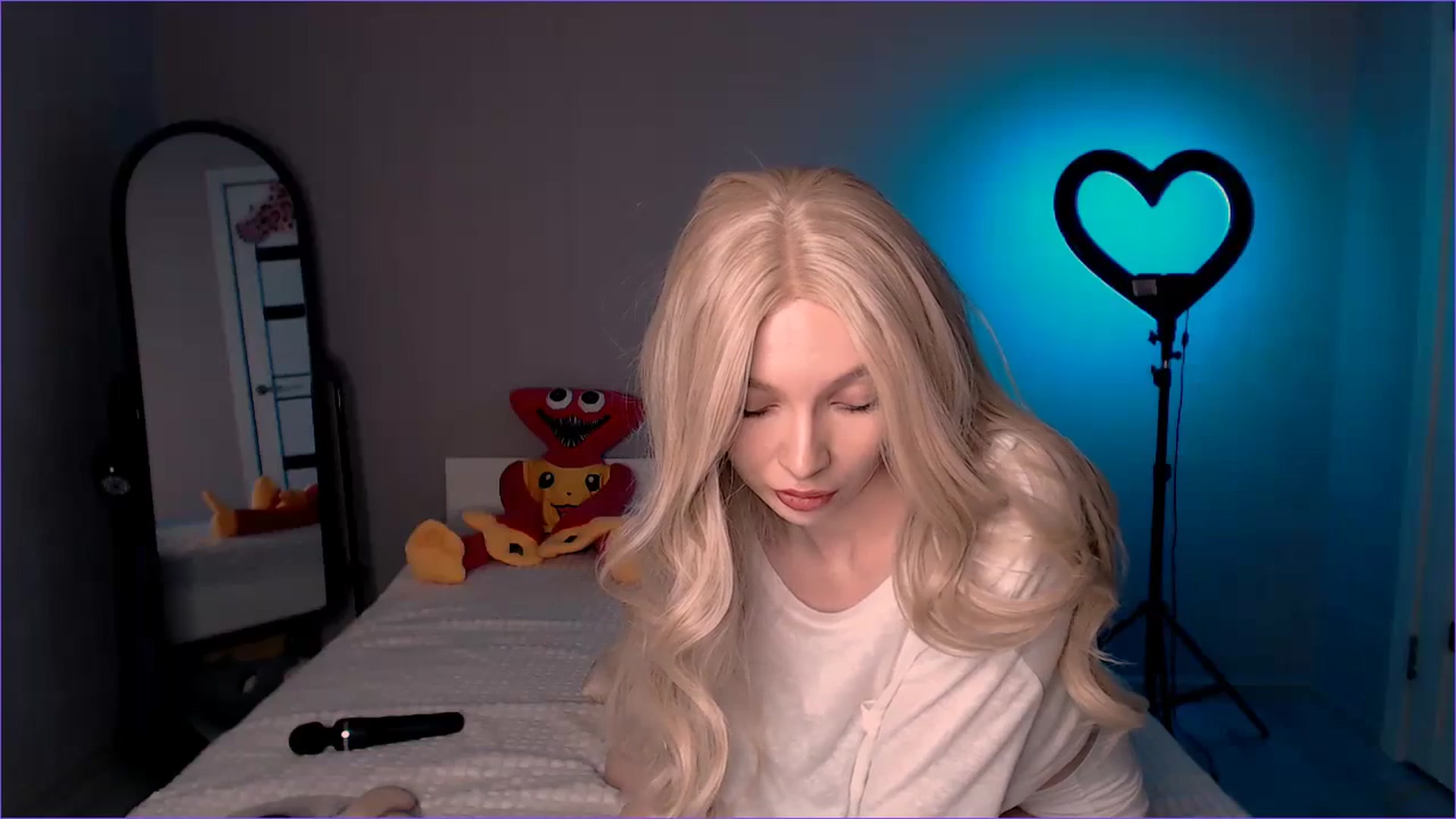Gallery image thumbnail from TenderlyLolla's myfreecams stream on, 03/13/2024, 10:43 image 2 of 20