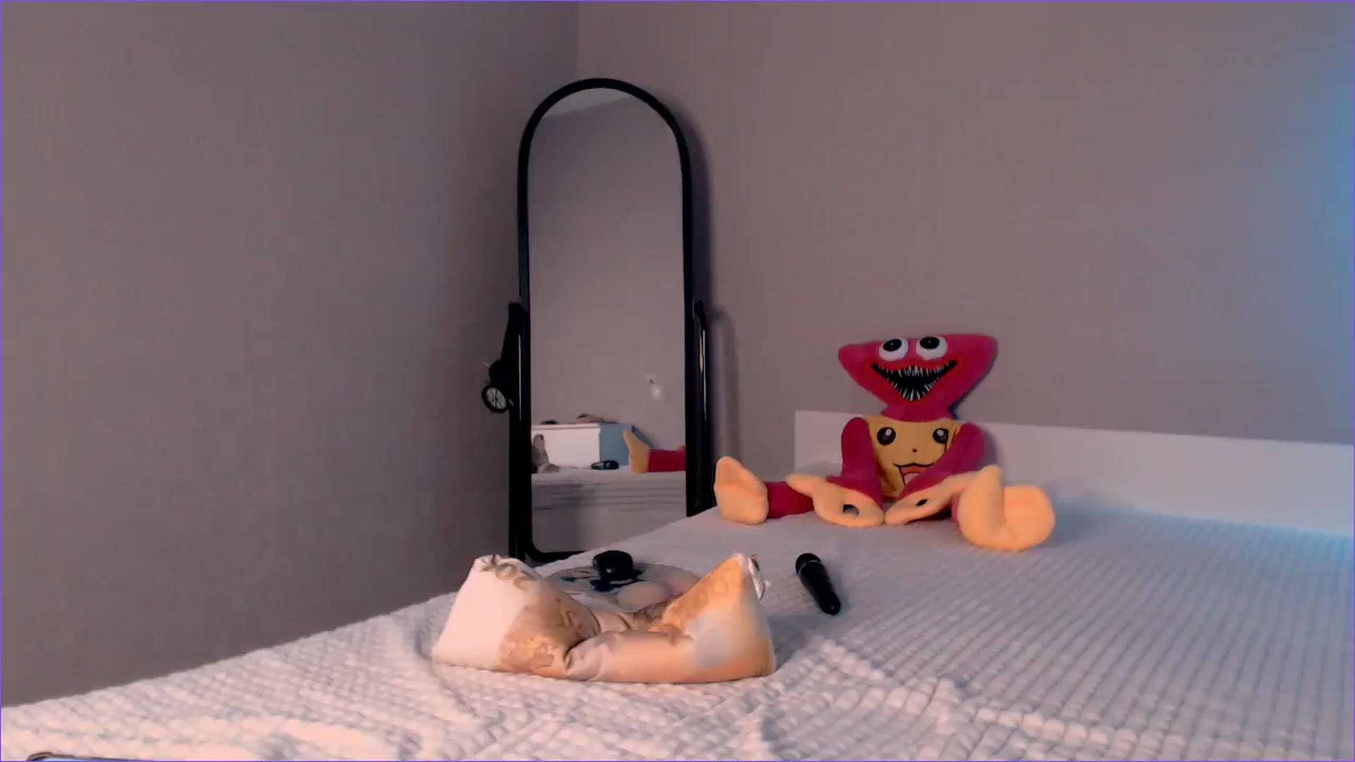 Gallery image thumbnail from TenderlyLolla's myfreecams stream on, 03/19/2024, 10:59 image 14 of 20