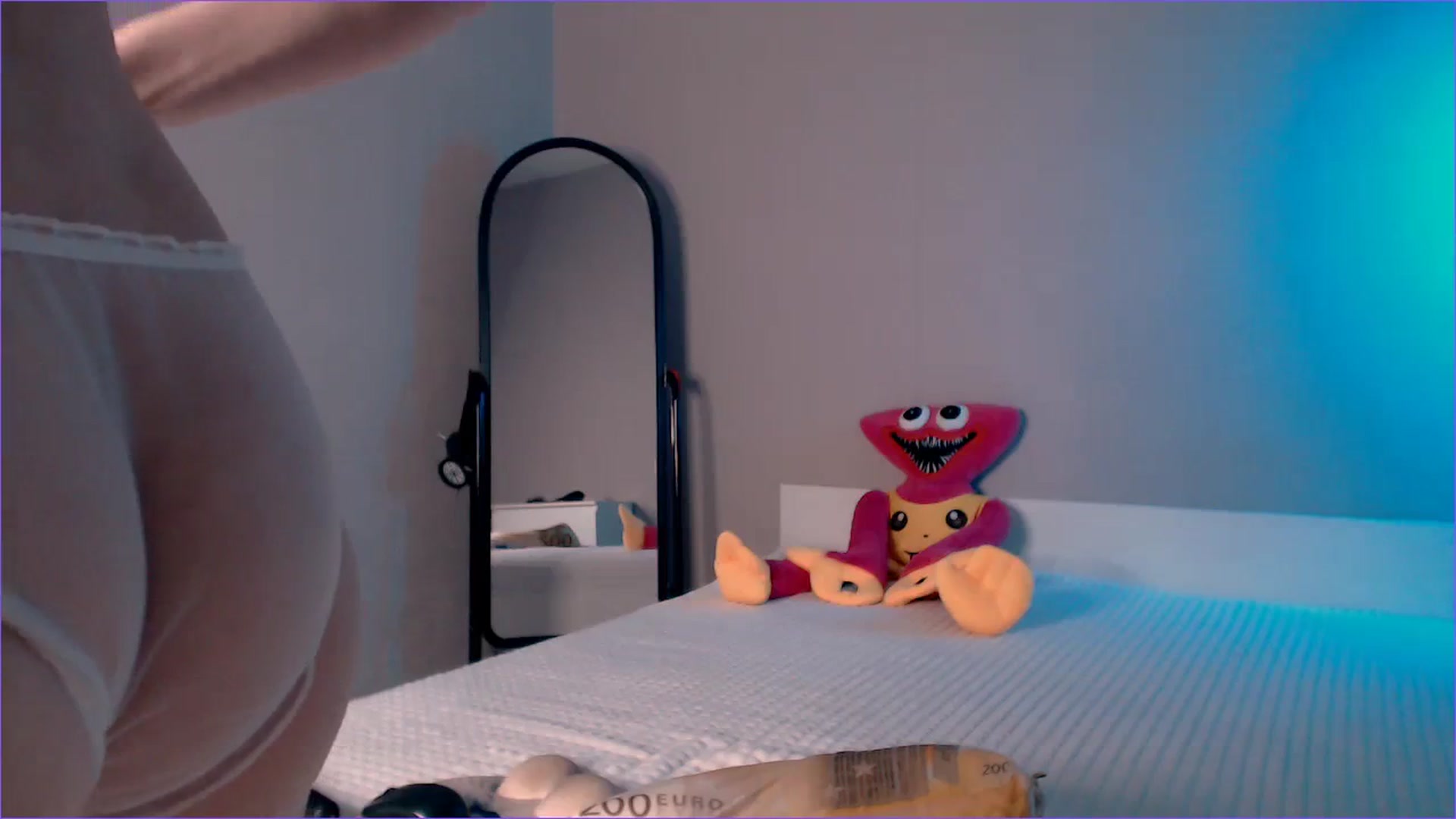 Gallery image thumbnail from TenderlyLolla's myfreecams stream on, 03/25/2024, 11:12 image 12 of 20